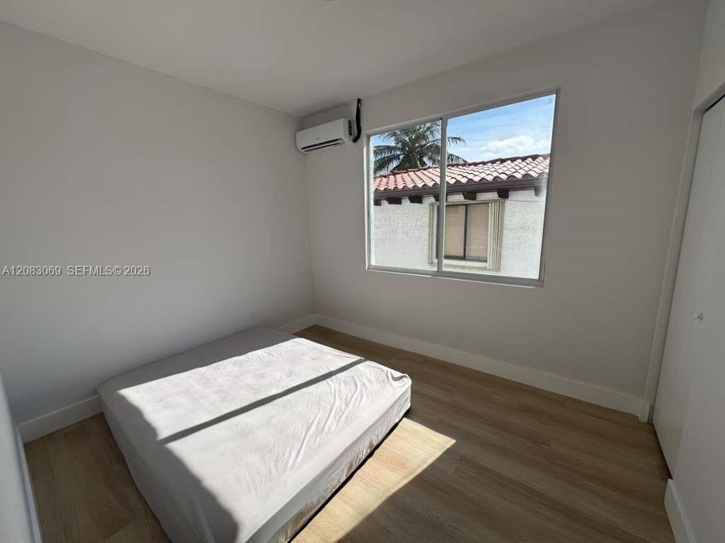 2425 SW 6th St # 11 — Photo 3