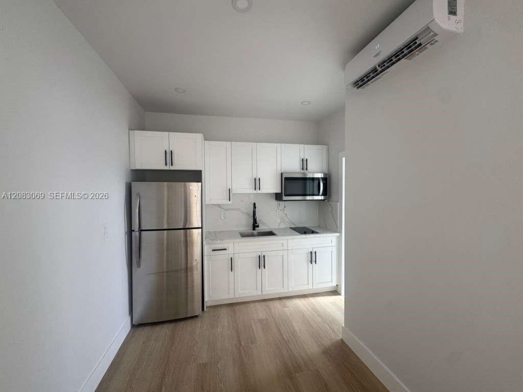 2425 SW 6th St # 11 — Photo 5