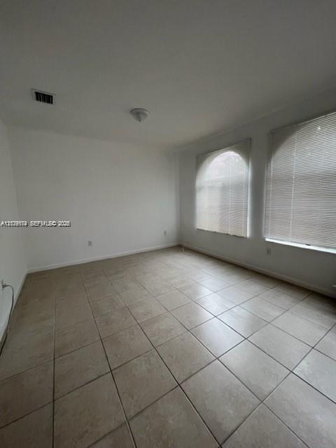 3632 NW 30th Ct # 10F — Photo 2