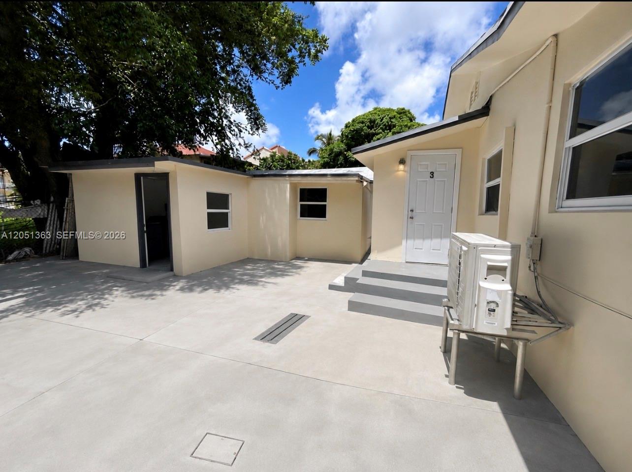 1872 NW 1st St # 3, Miami FL 33125