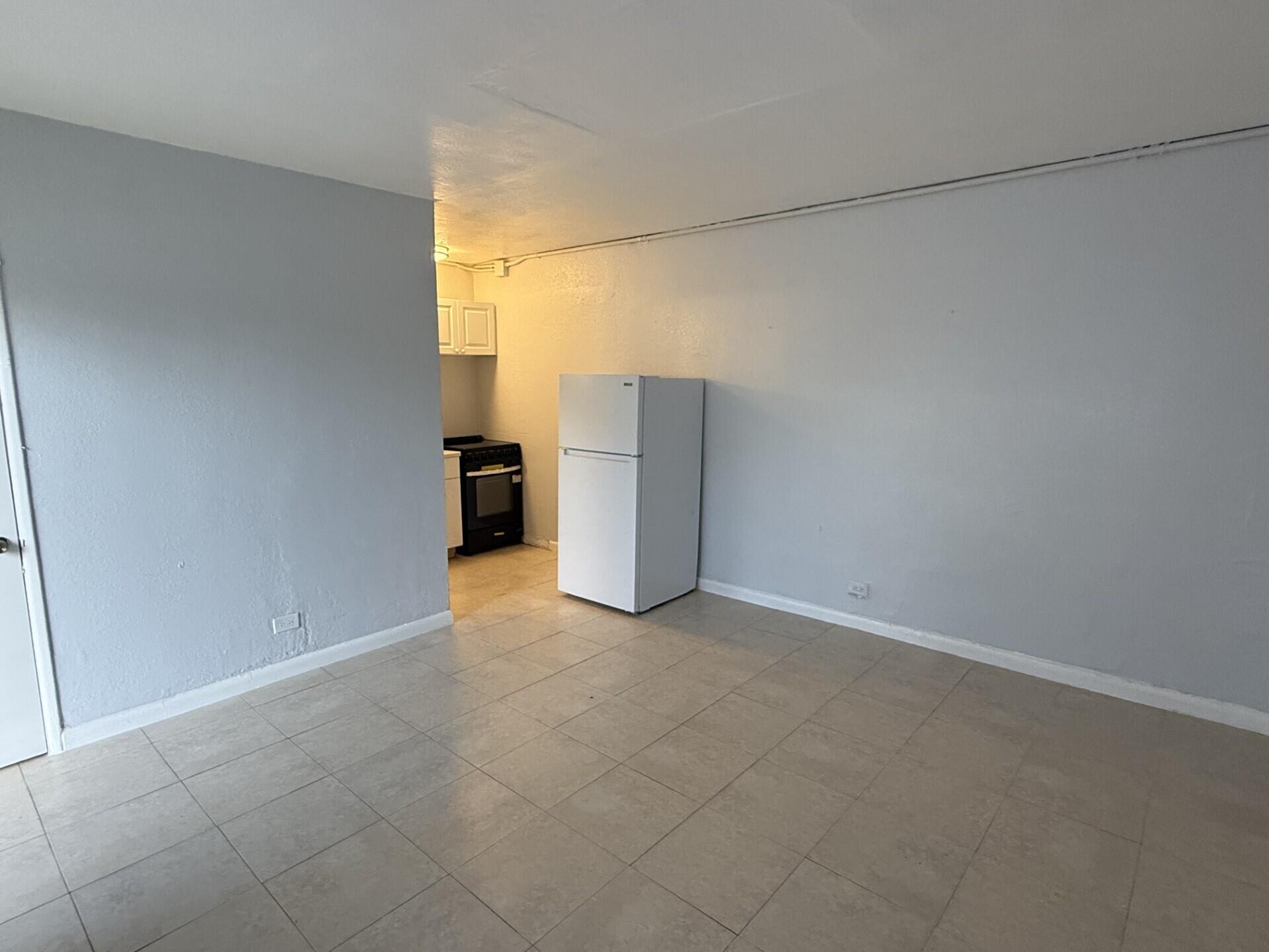 3300 Broadway # 7 — Photo 2