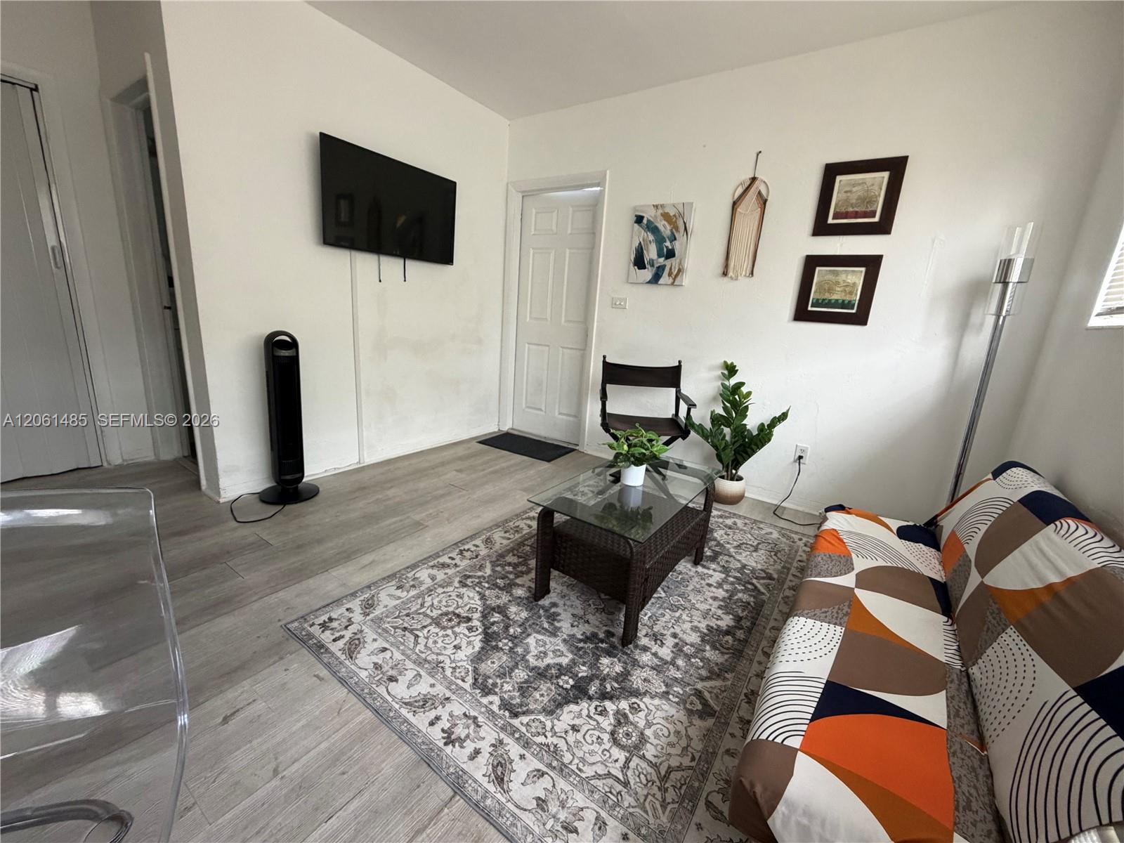 461 SW 6th St # 6, Miami FL 33130
