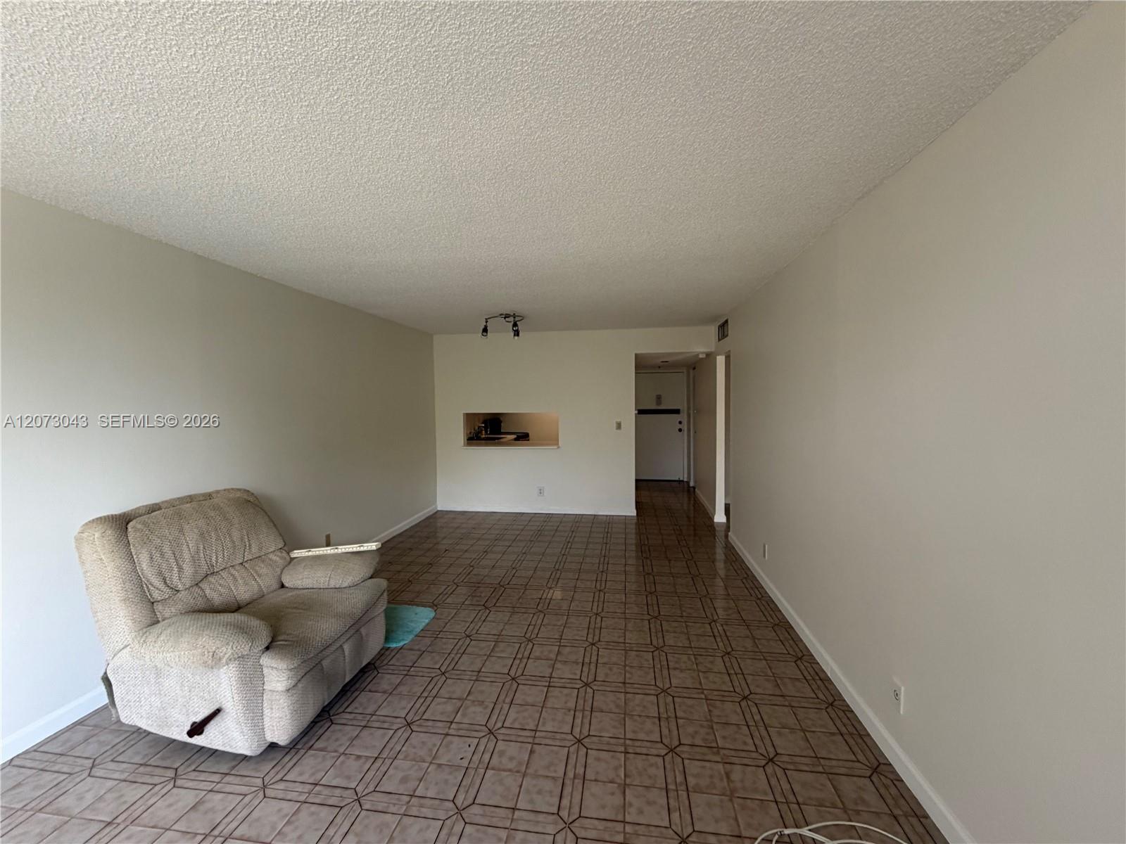 1825 W 44th Pl # 308 — Photo 4