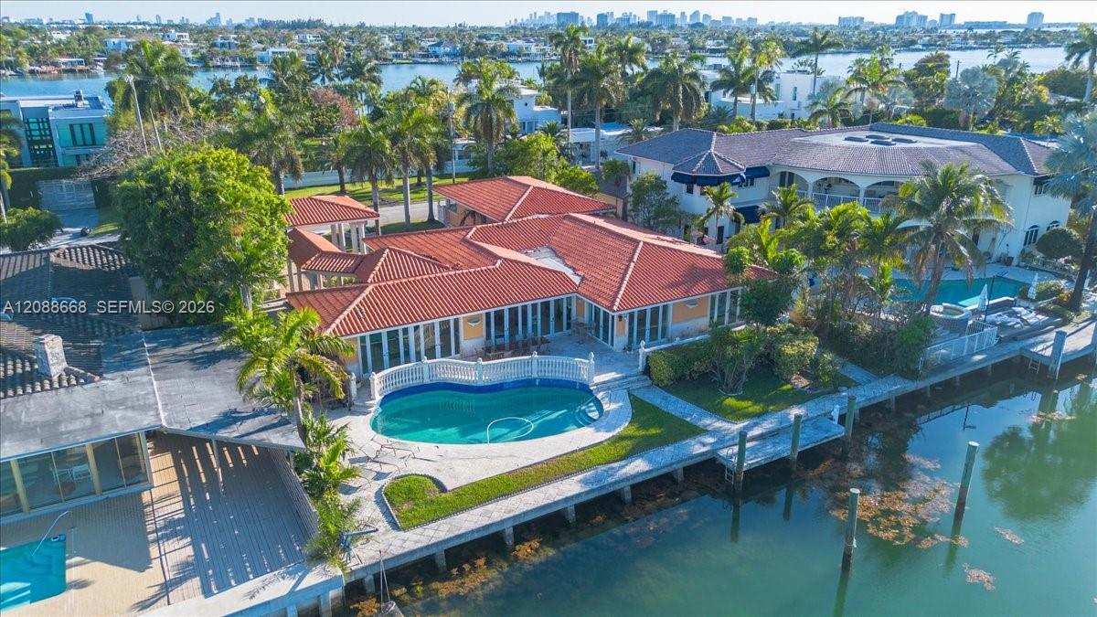 1249 Biscaya Dr # 1249, Surfside FL 33154