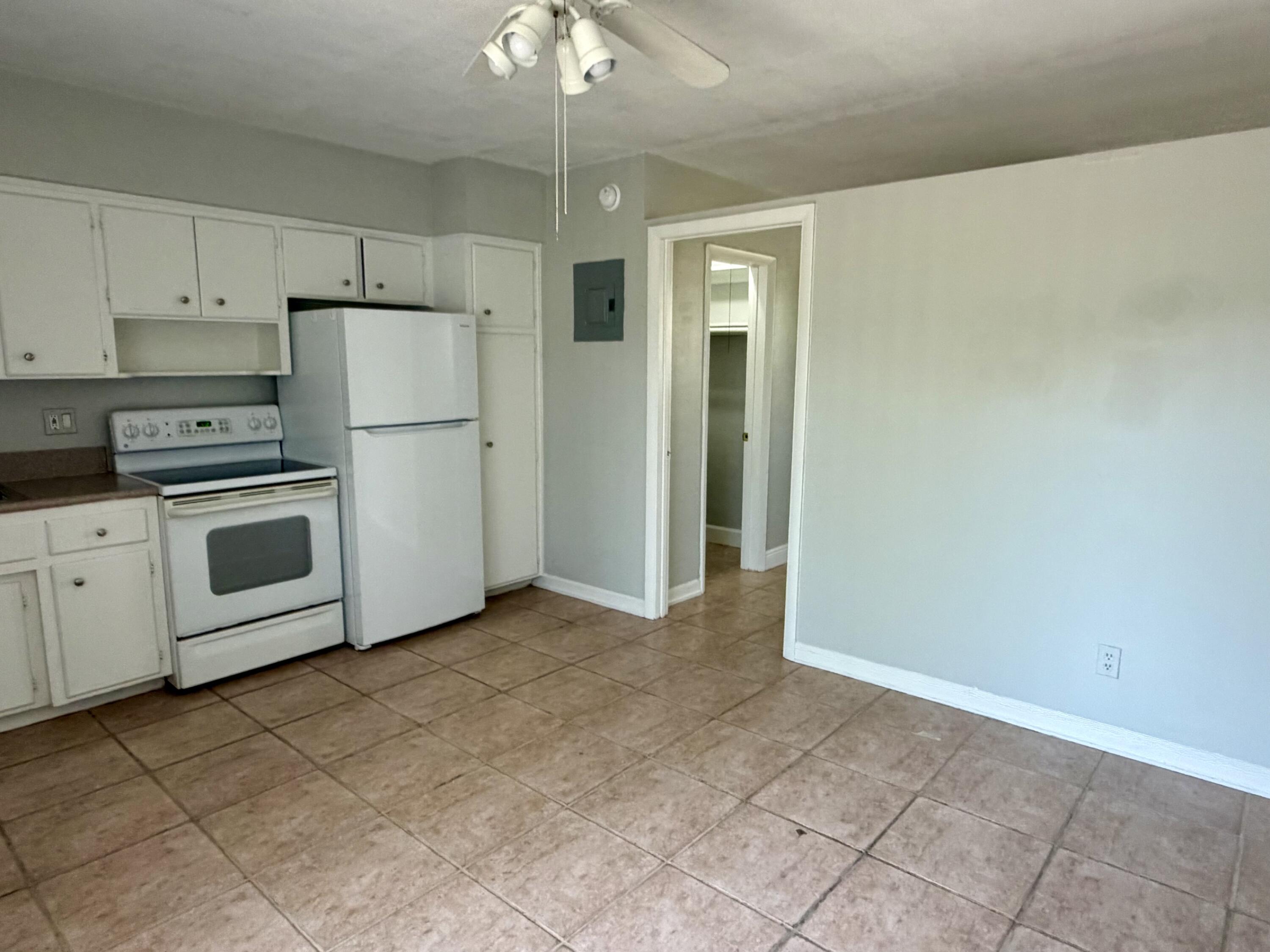 3041 NE 20th Terrace — Photo 4