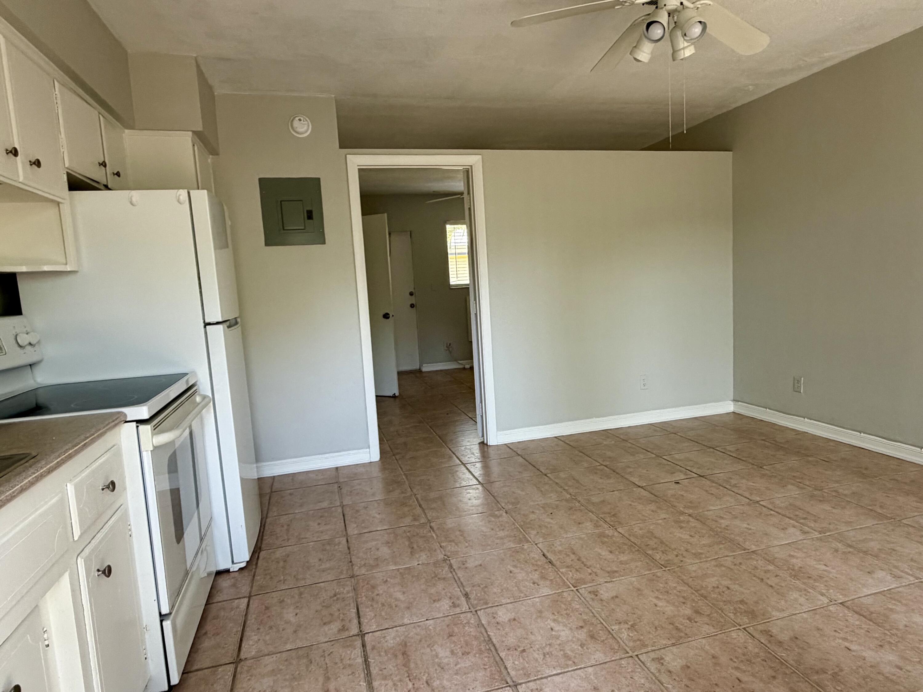 3041 NE 20th Terrace — Photo 3