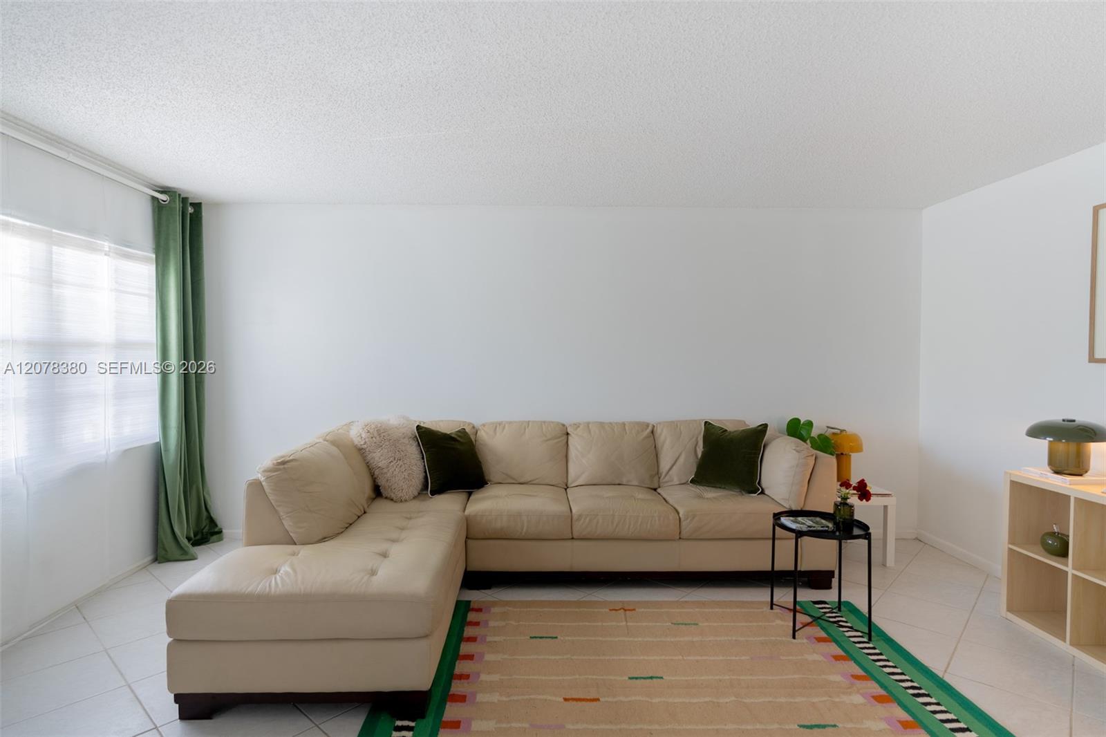 2052 E Harwood E # 2052 — Photo 2