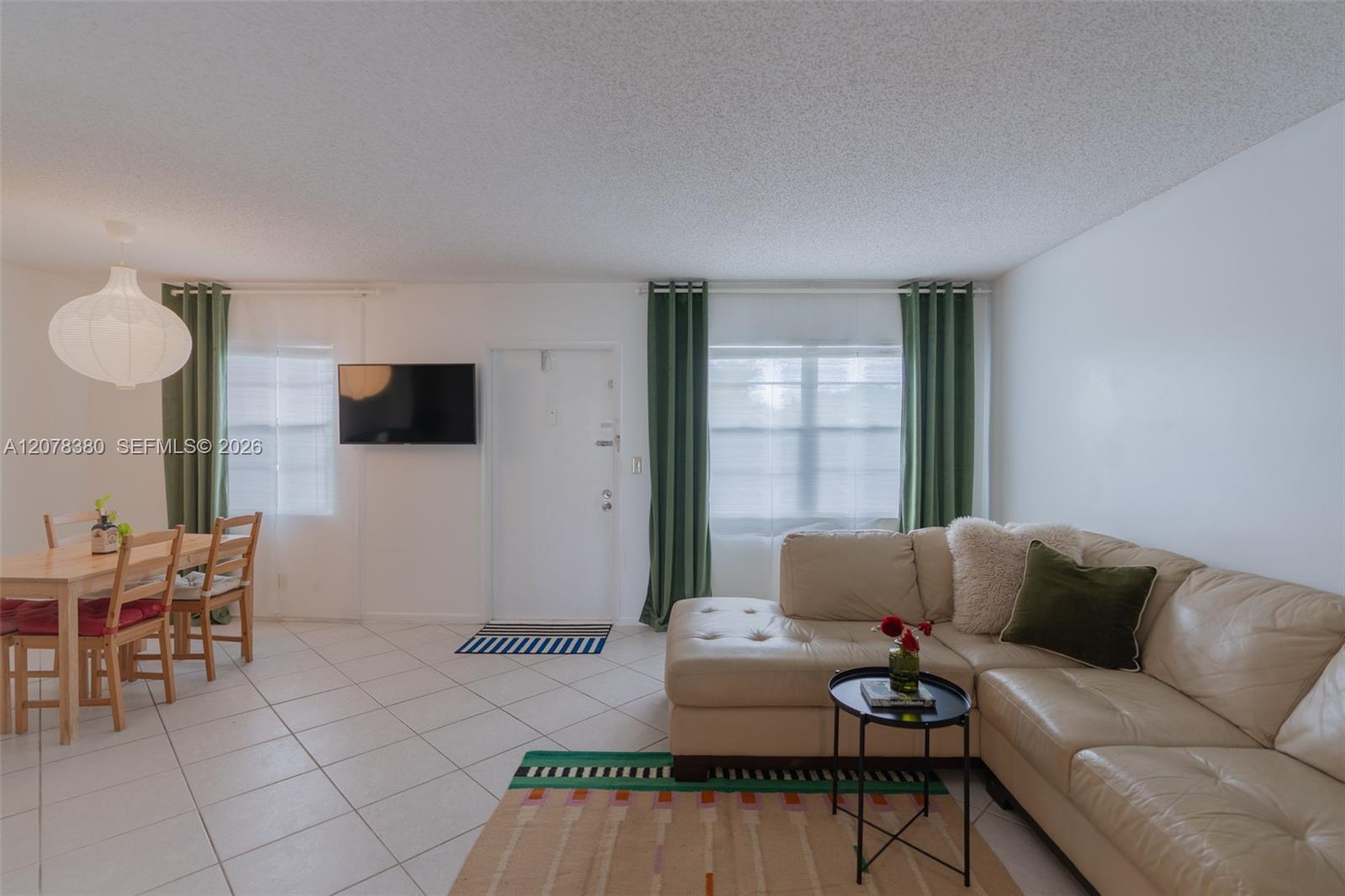 2052 E Harwood E # 2052 — Photo 3