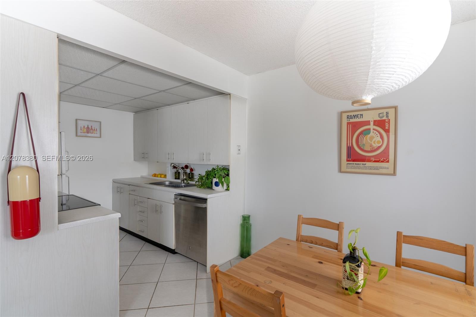 2052 E Harwood E # 2052 — Photo 4