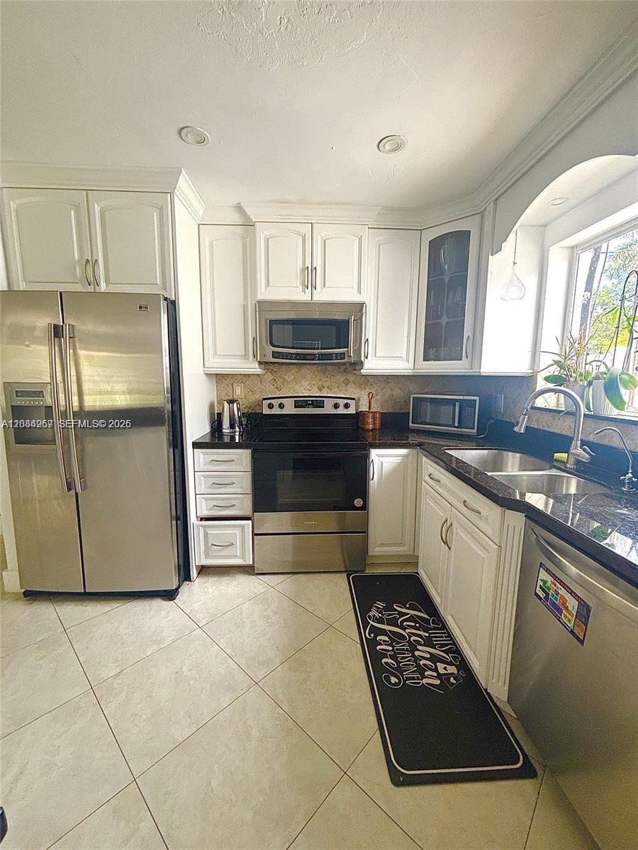 1116 N 13th Ct — Photo 5