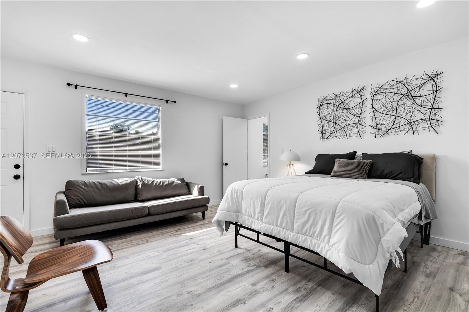 1510 Normandy # B — Photo 3