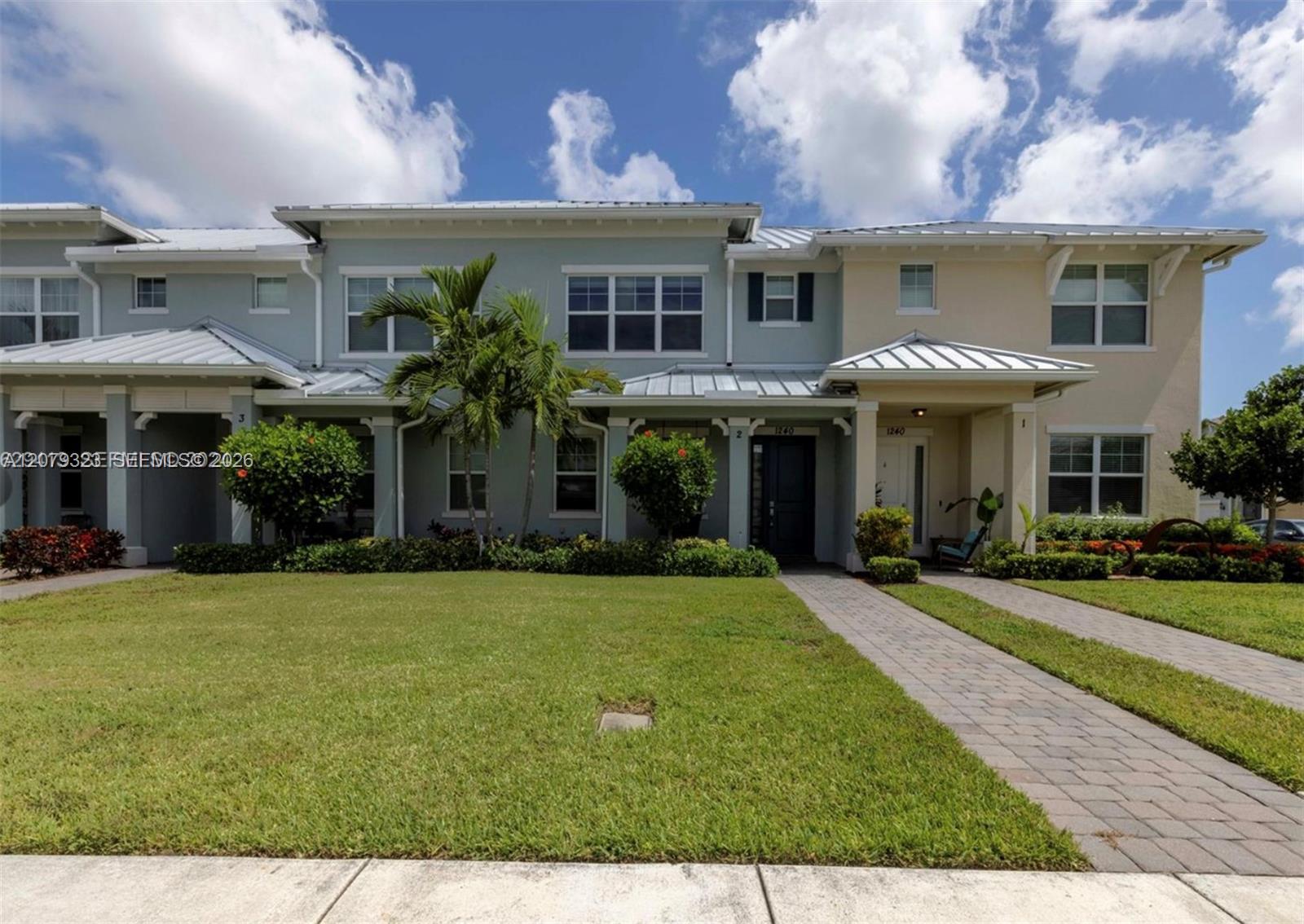 1240 Eucalyptus Dr # 2 — Photo 2