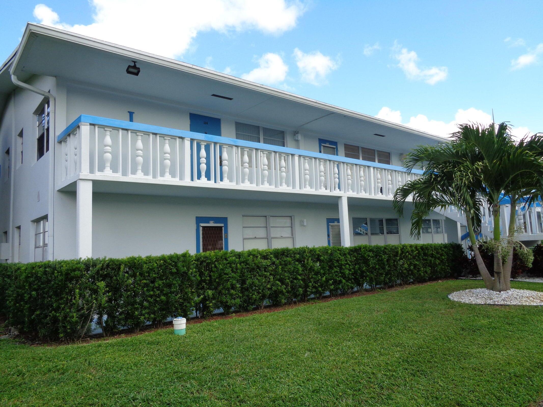 124 Oakridge I # 124, Deerfield Beach FL 33442