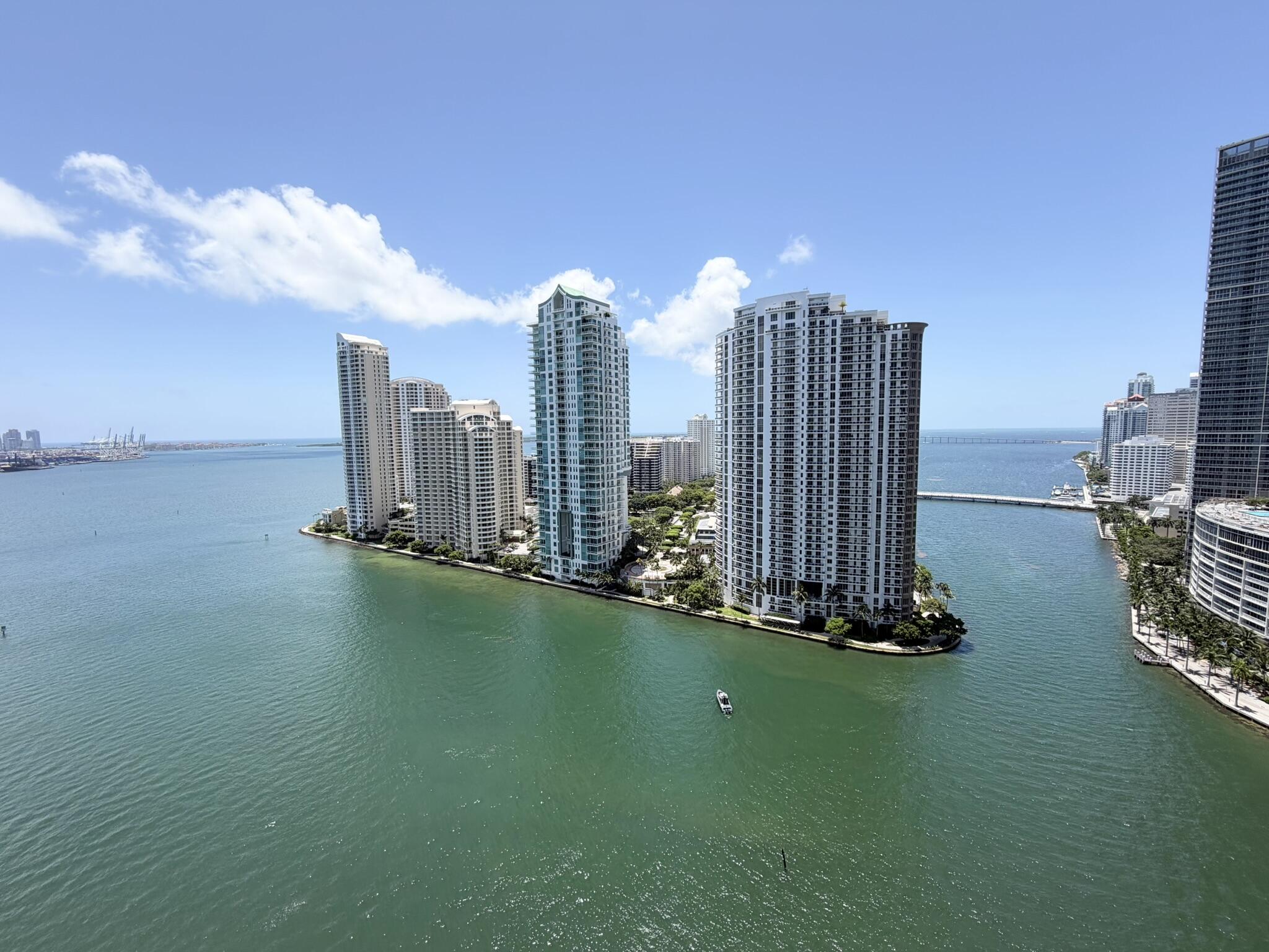 300 S BISCAYNE Boulevard # 2208, Miami FL 33131