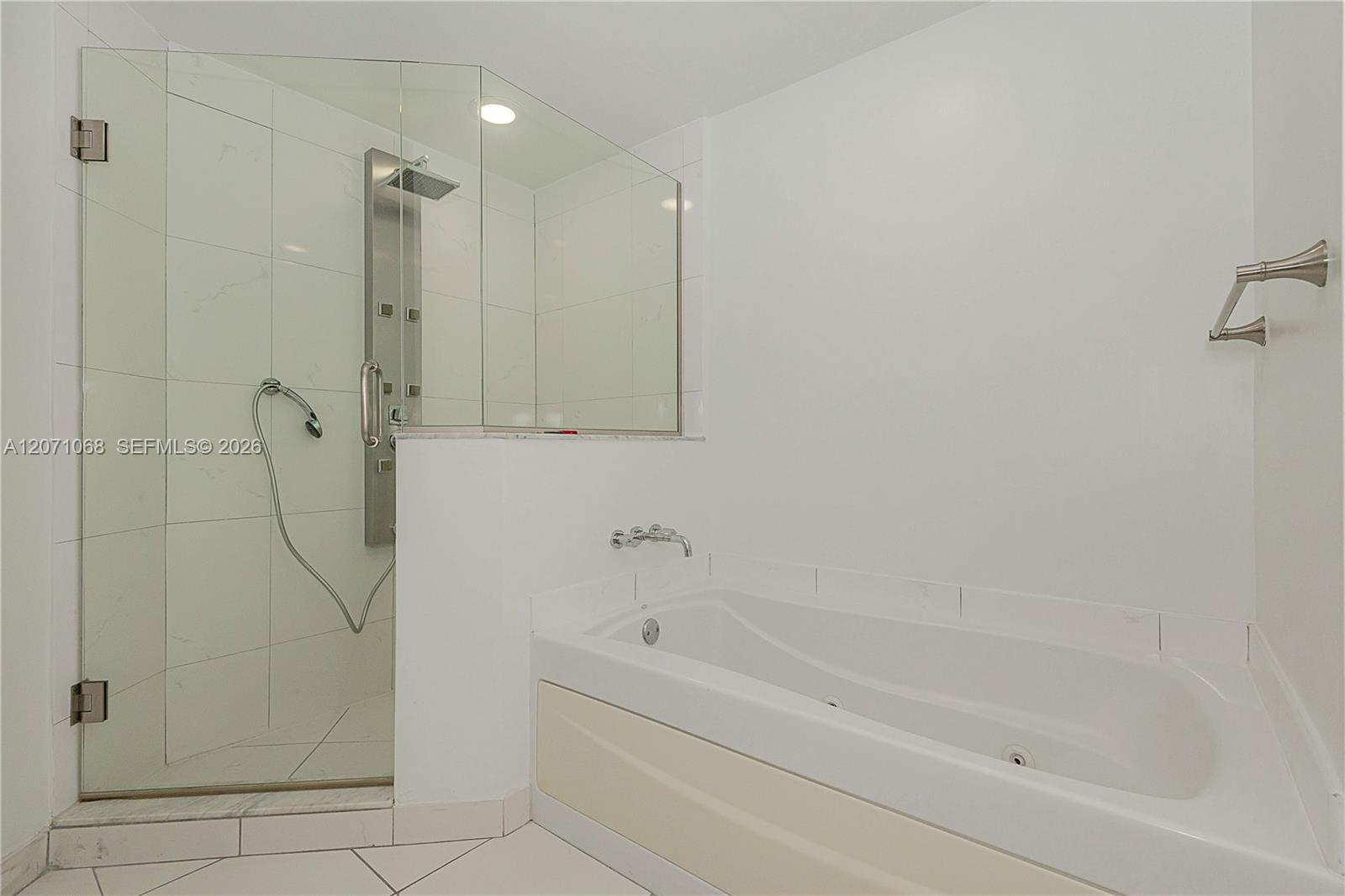 55 SE 6th St # 1507 — Photo 3