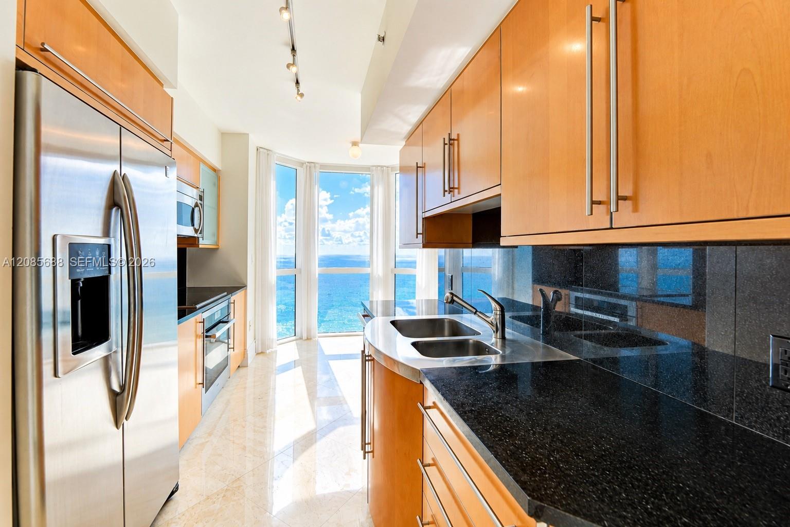 6365 Collins Ave # 3403 — Photo 4