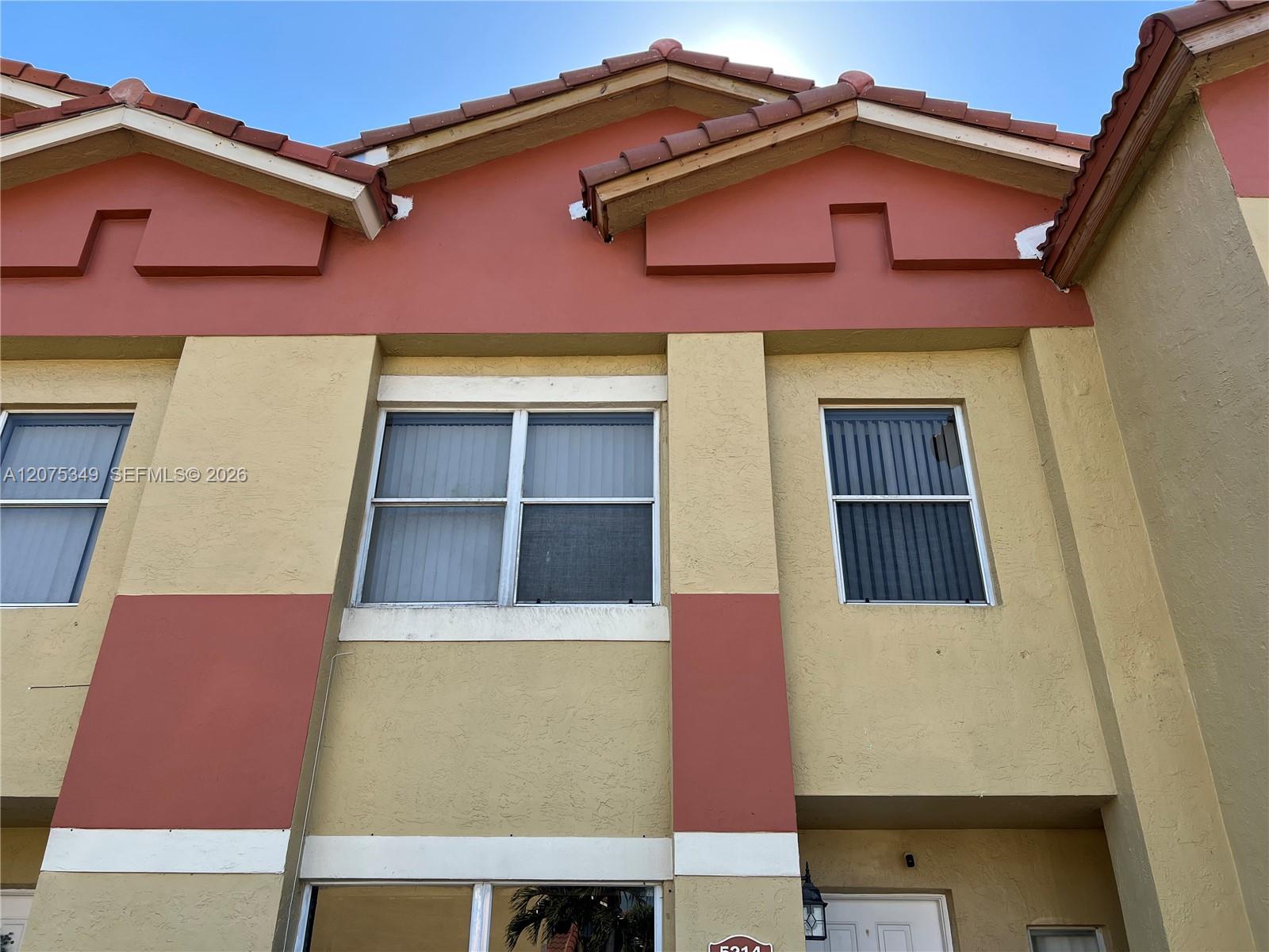 5214 NW 190th St — Photo 3