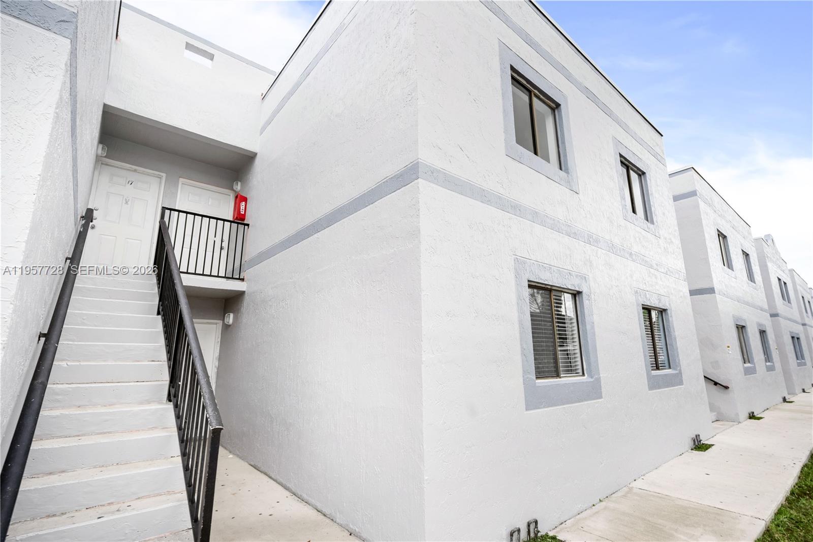 7805 SW 152nd Ave # 0, Miami FL 33193