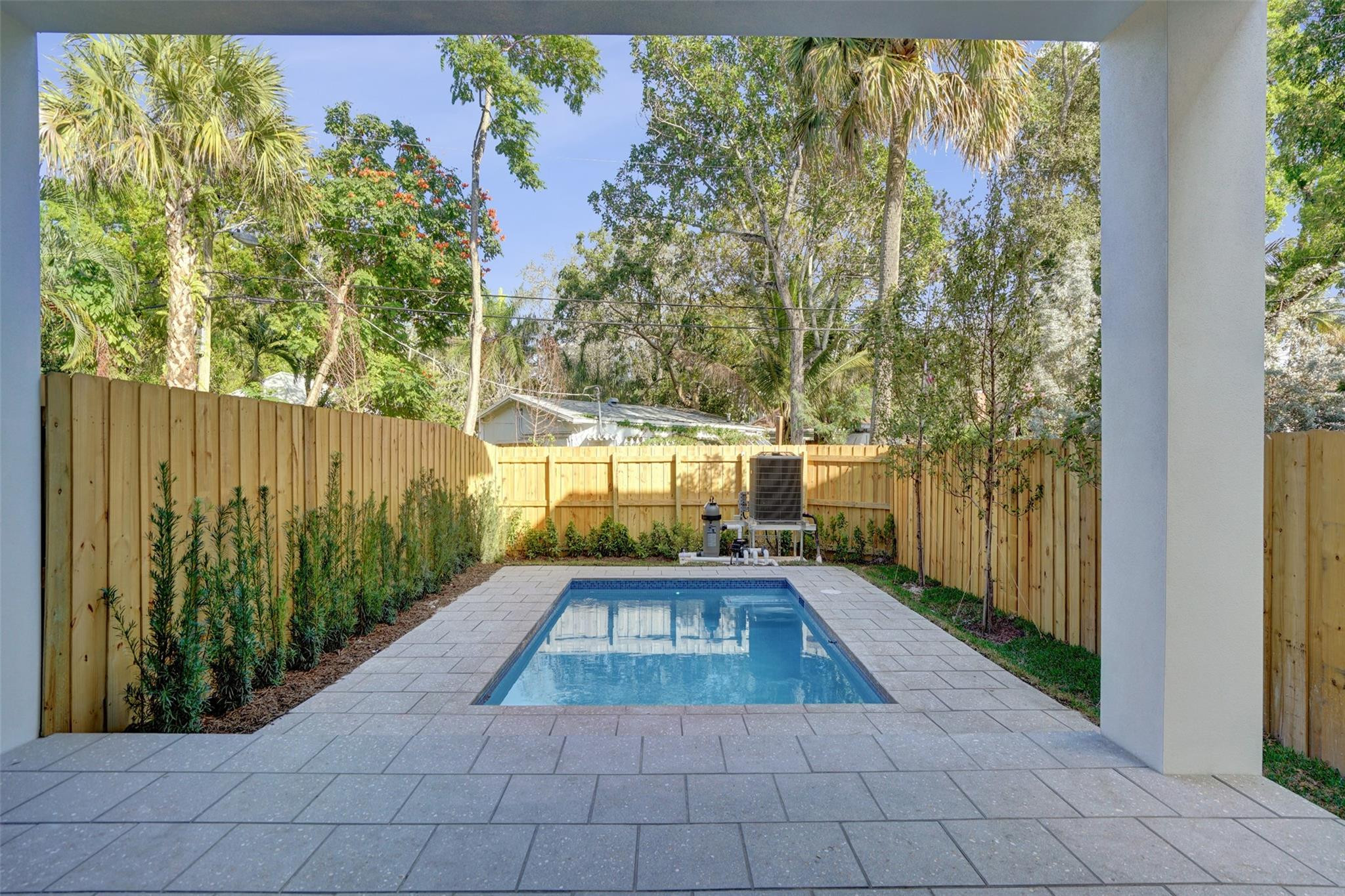 606 SW 7TH Avenue — Photo 3
