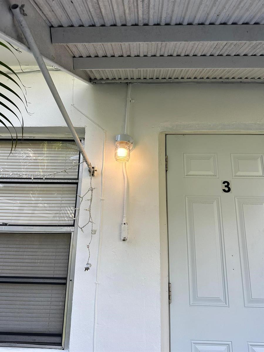 321 NE 2nd ST # 3, Hallandale Beach FL 33009