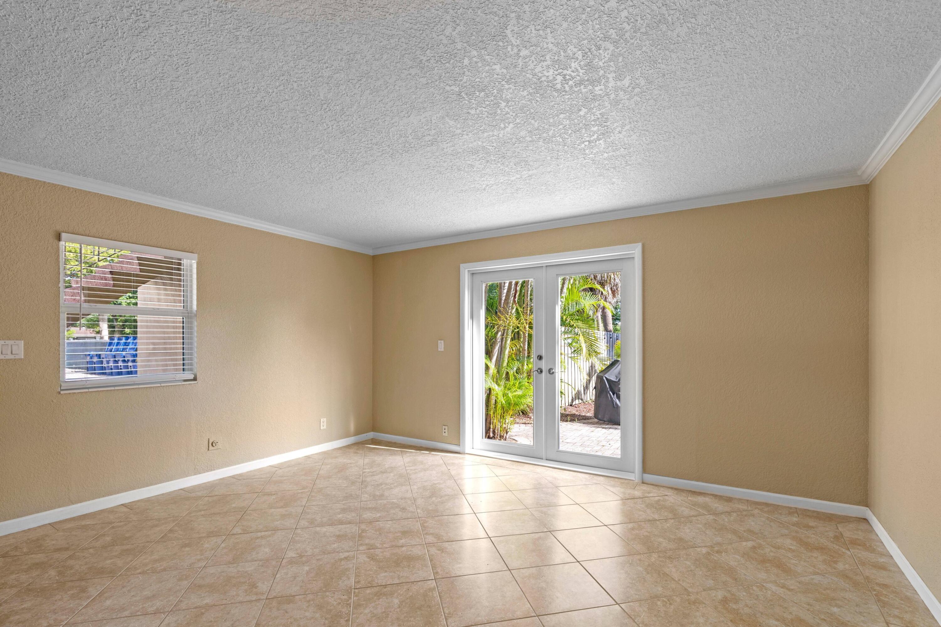 309 NE 16th Street # 4 — Photo 4