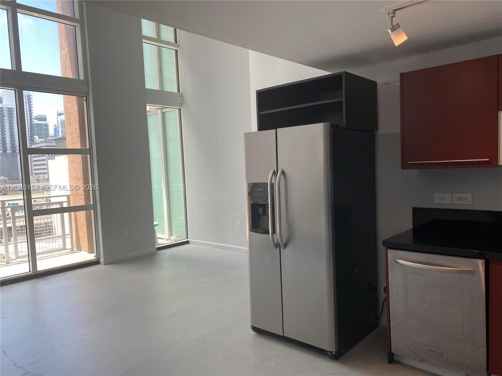 253 NE 2nd St # 621 — Photo 4