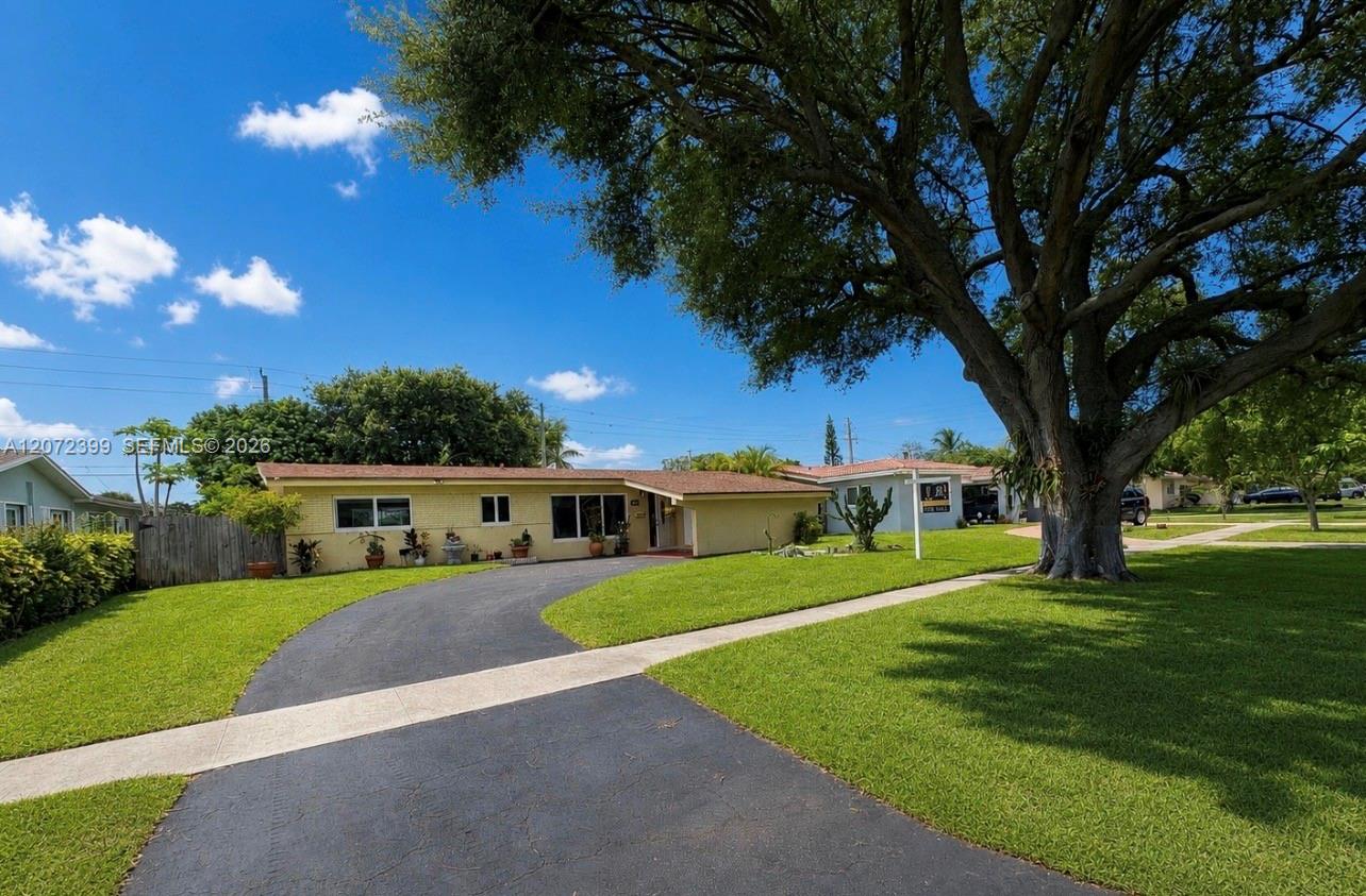 1812 N 45th Ave, Hollywood FL 33021