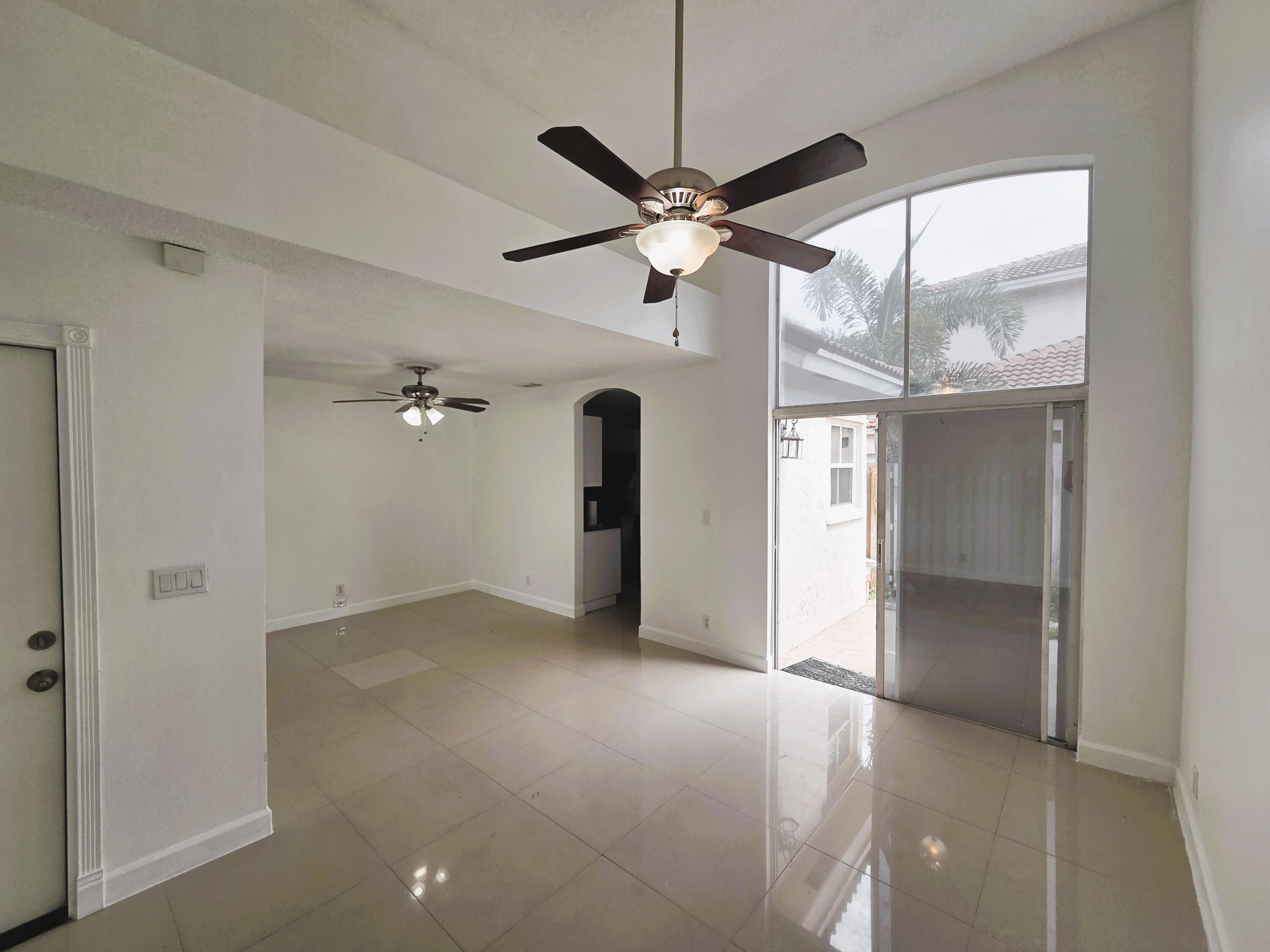 533 NW 47th Avenue — Photo 3
