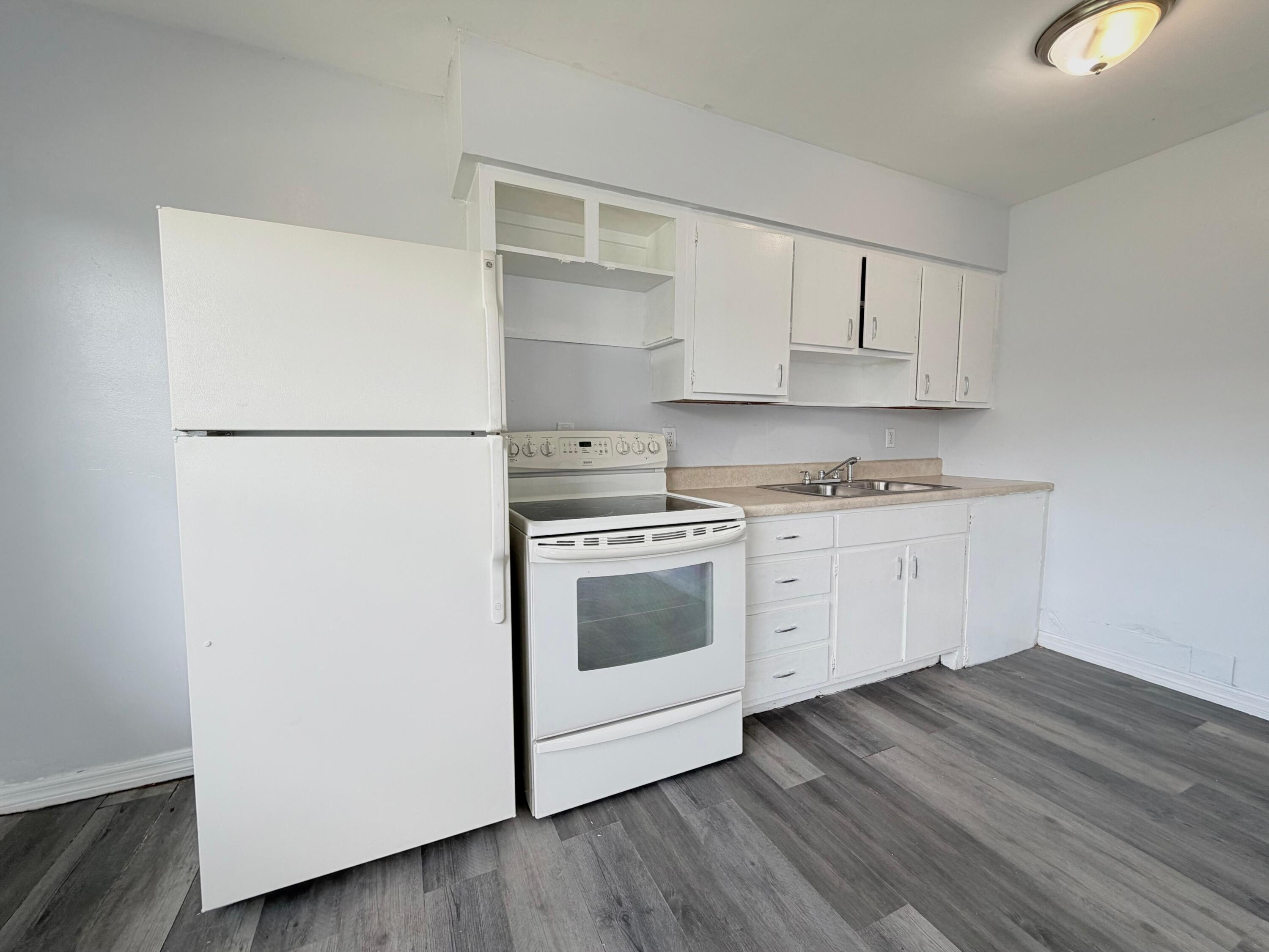 113 E 27th Street # A — Photo 3
