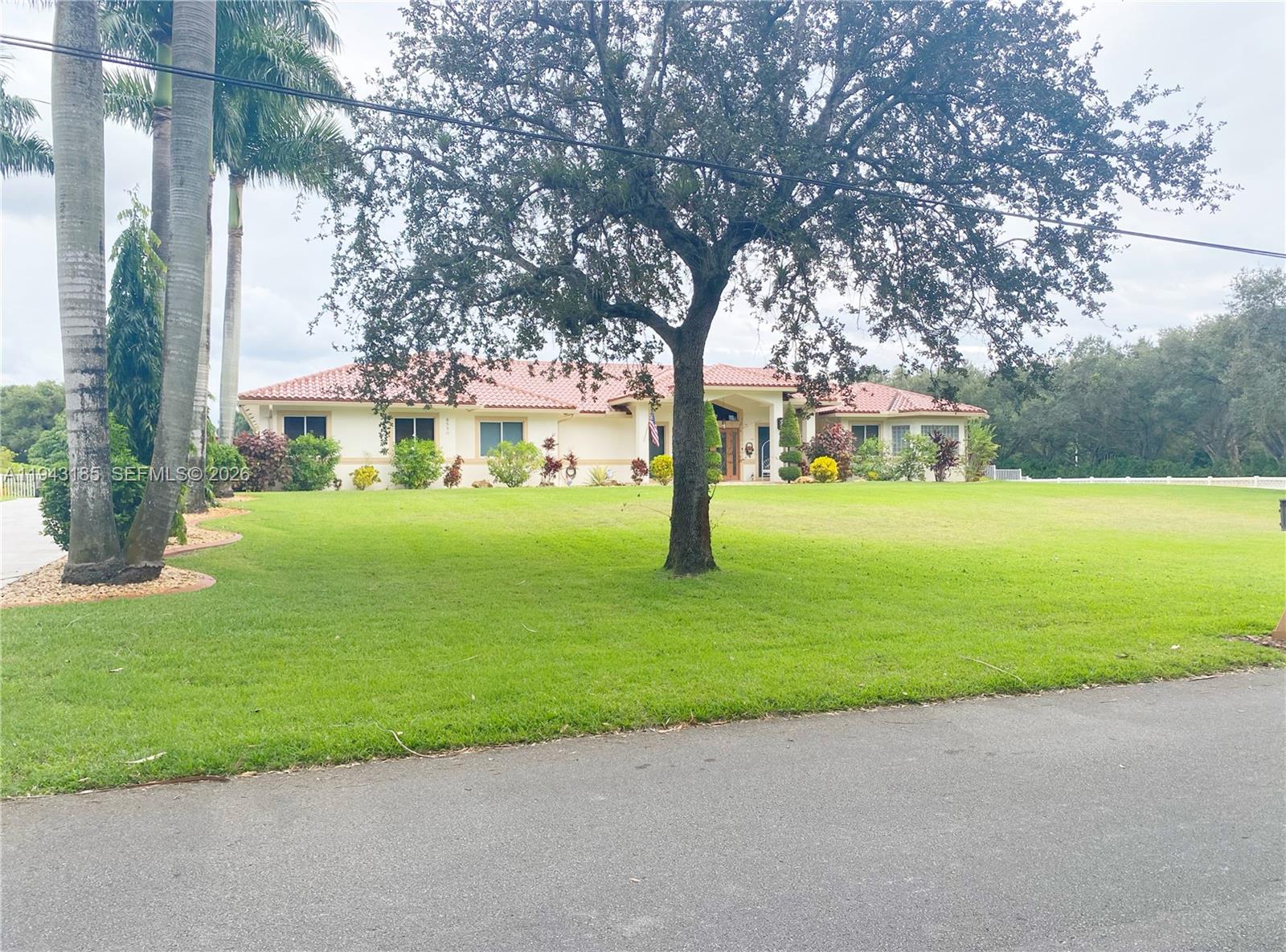 6550 SW 183rd Way — Photo 3
