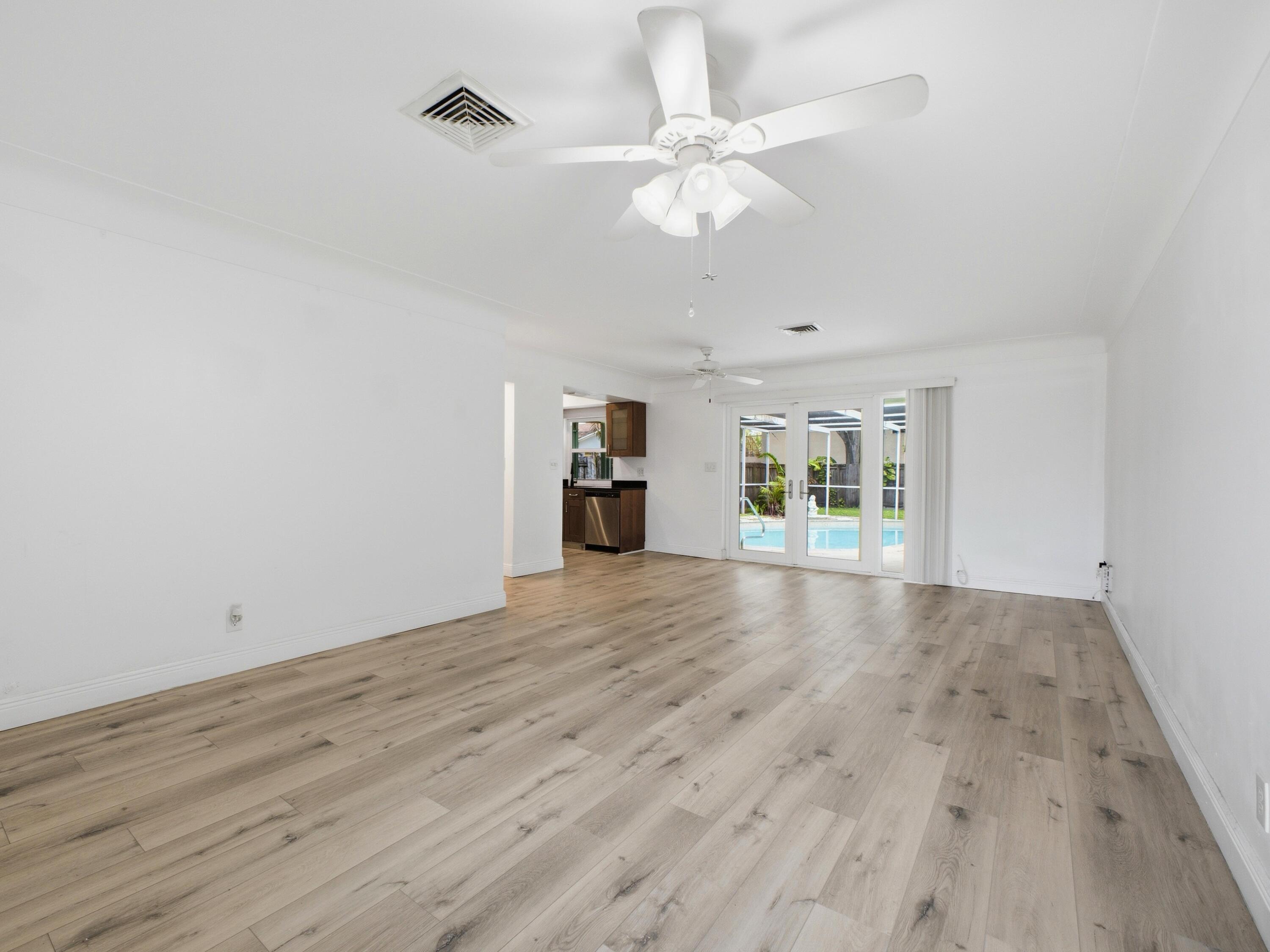1680 NE 34TH Lane # b — Photo 5