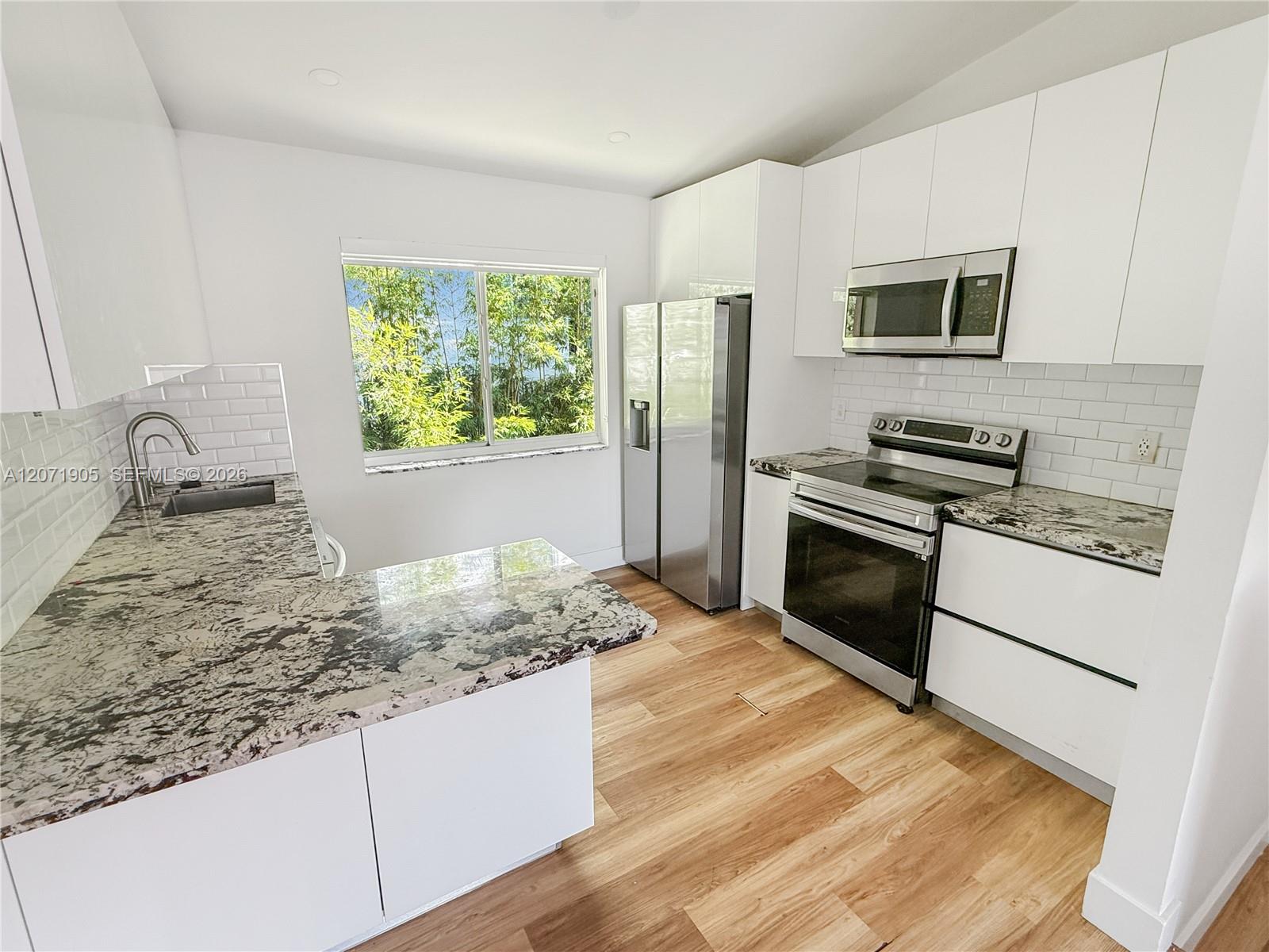 8035 Lake Dr # 205 — Photo 2