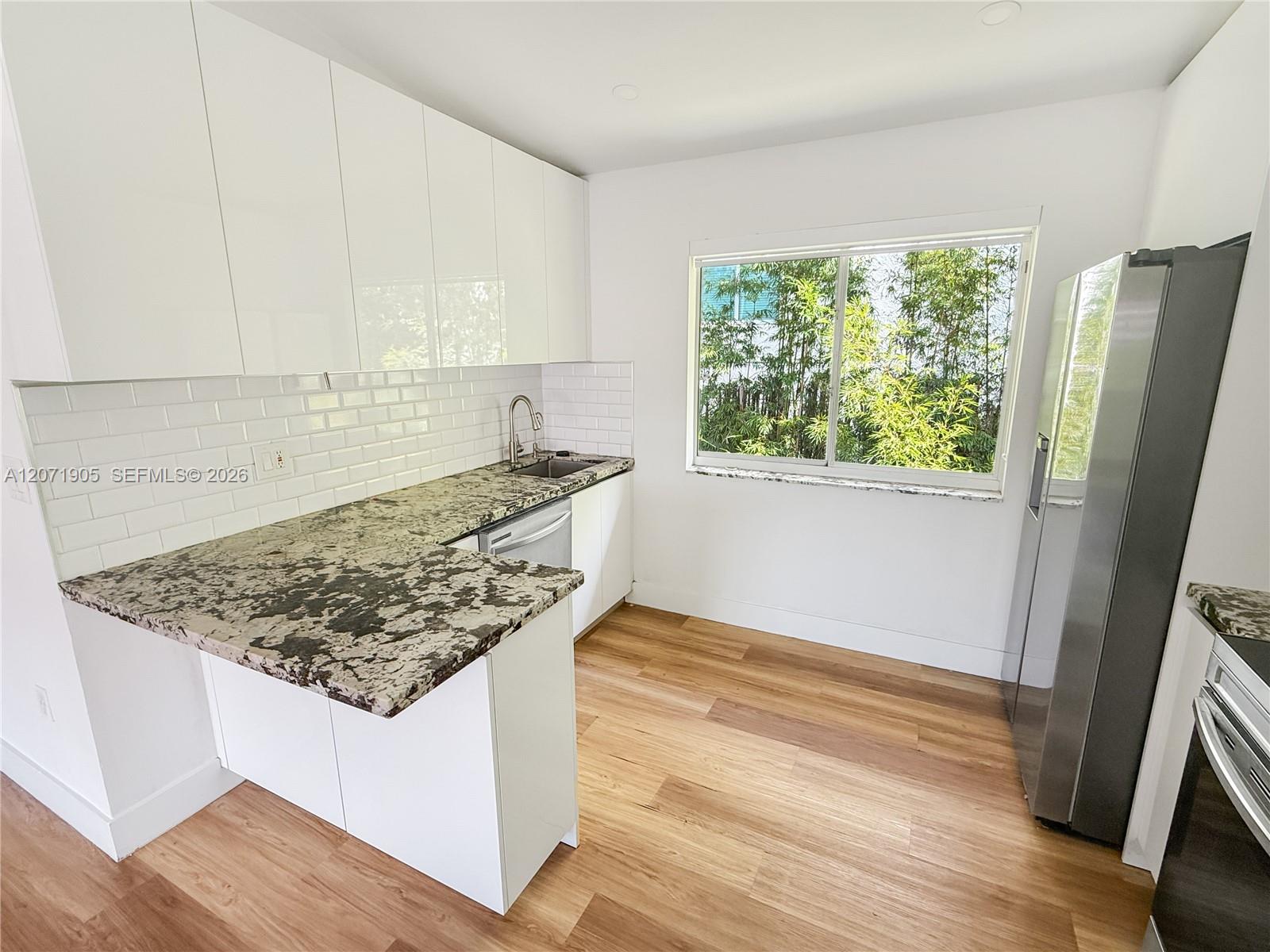 8035 Lake Dr # 205 — Photo 3