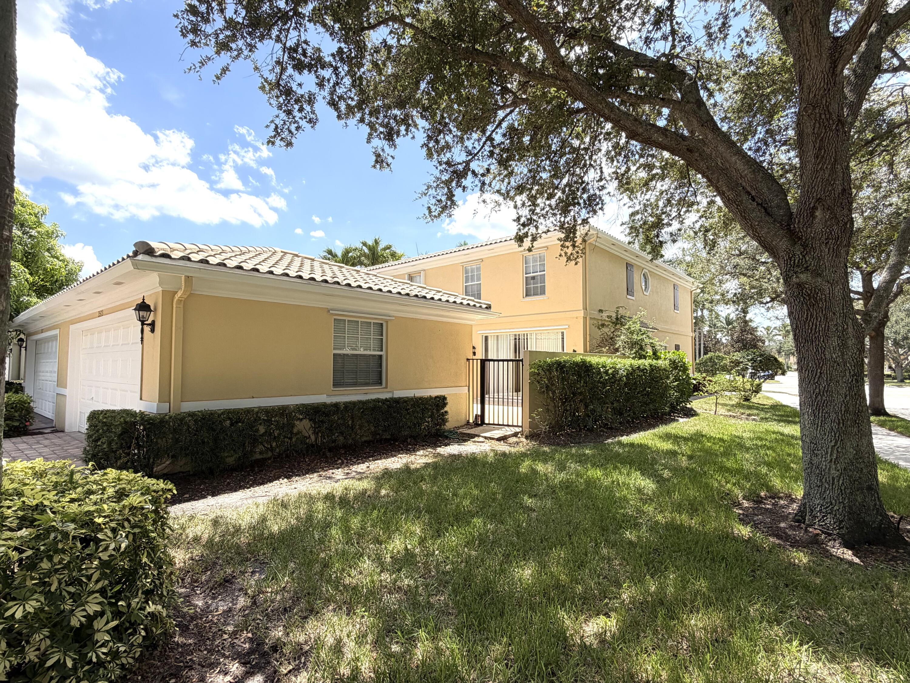 3503 Greenway Drive — Photo 2