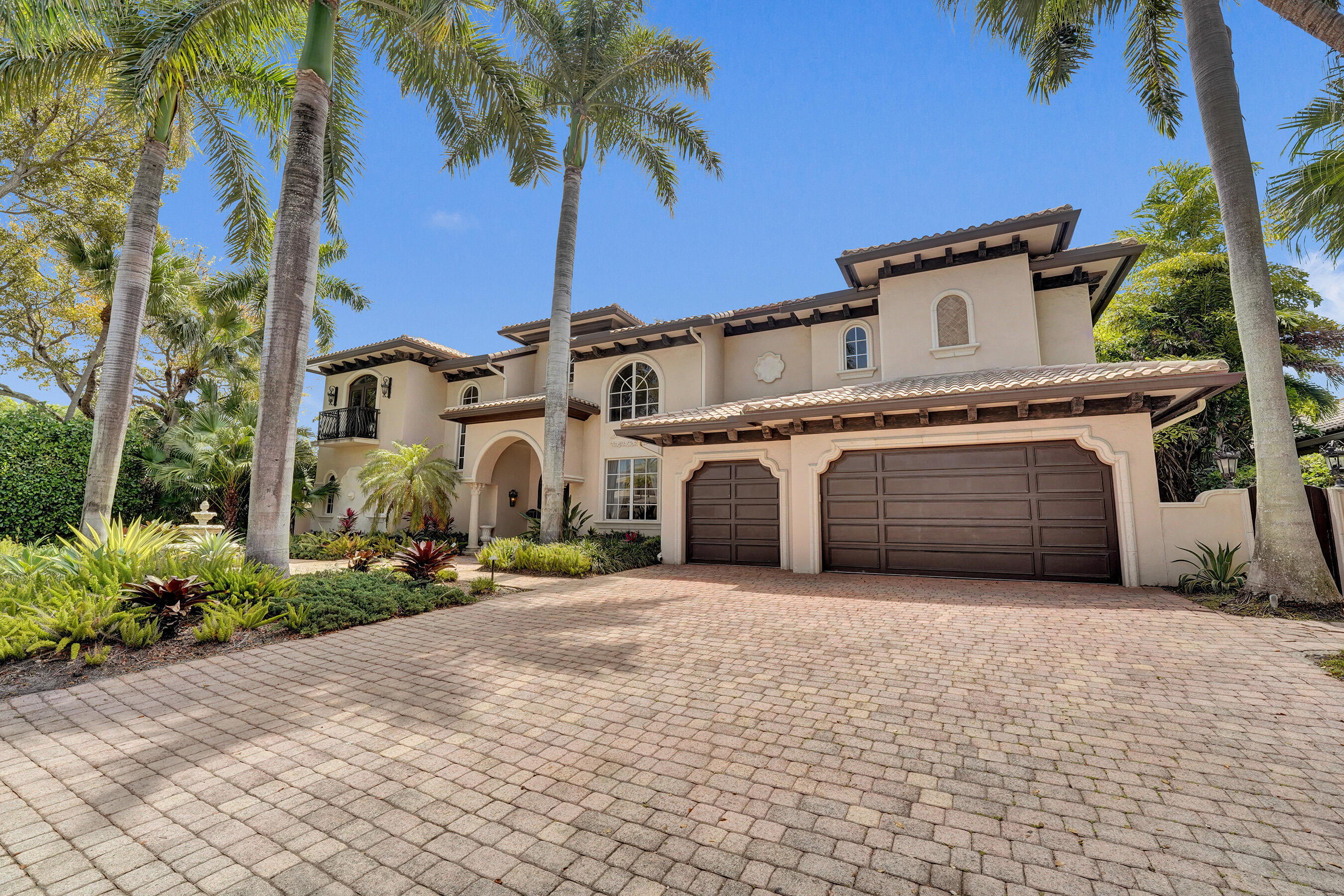 1212 E Lake Drive, Fort Lauderdale FL 33316
