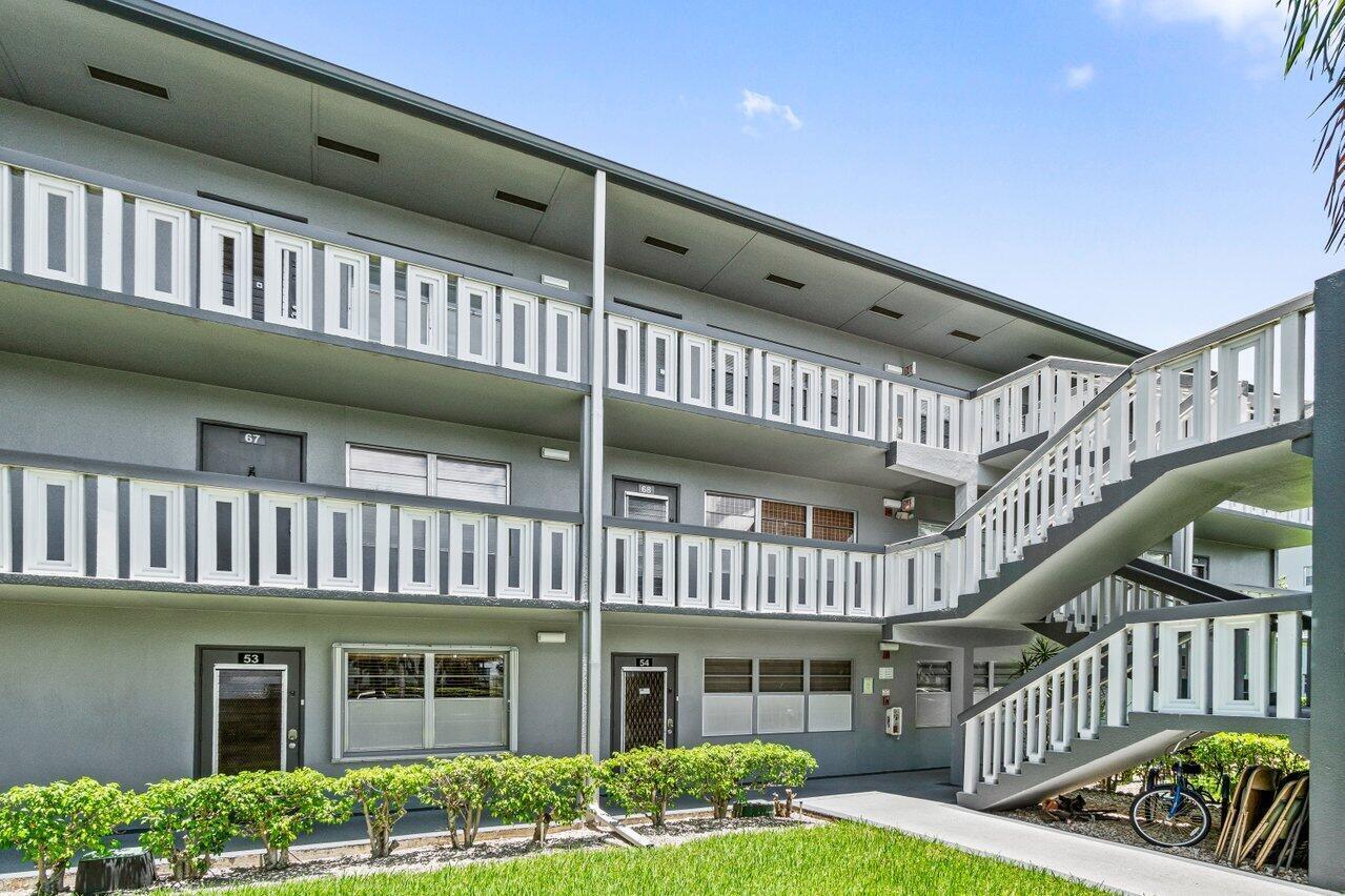 68 Suffolk B # 68, Boca Raton FL 33434