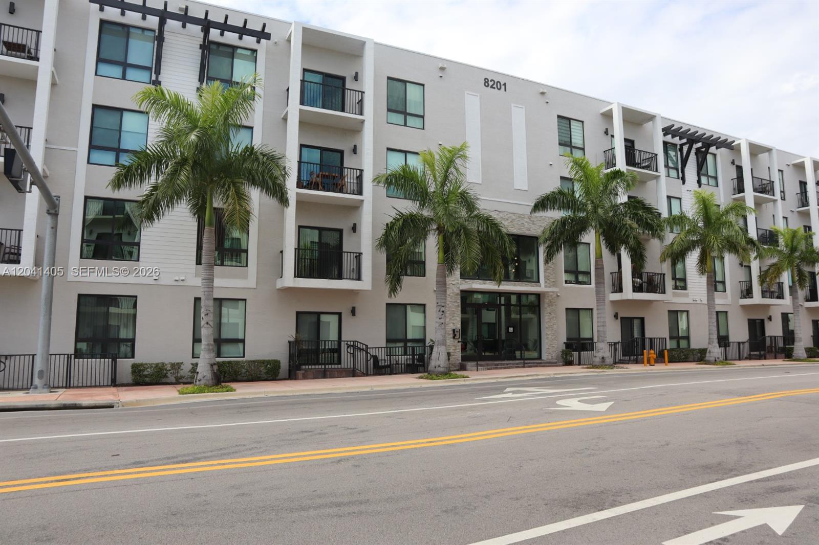 8201 NW 41st St # 402, Doral FL 33166