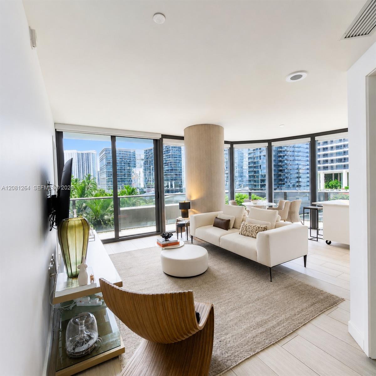 55 SW 9th St # 1001 — Photo 4
