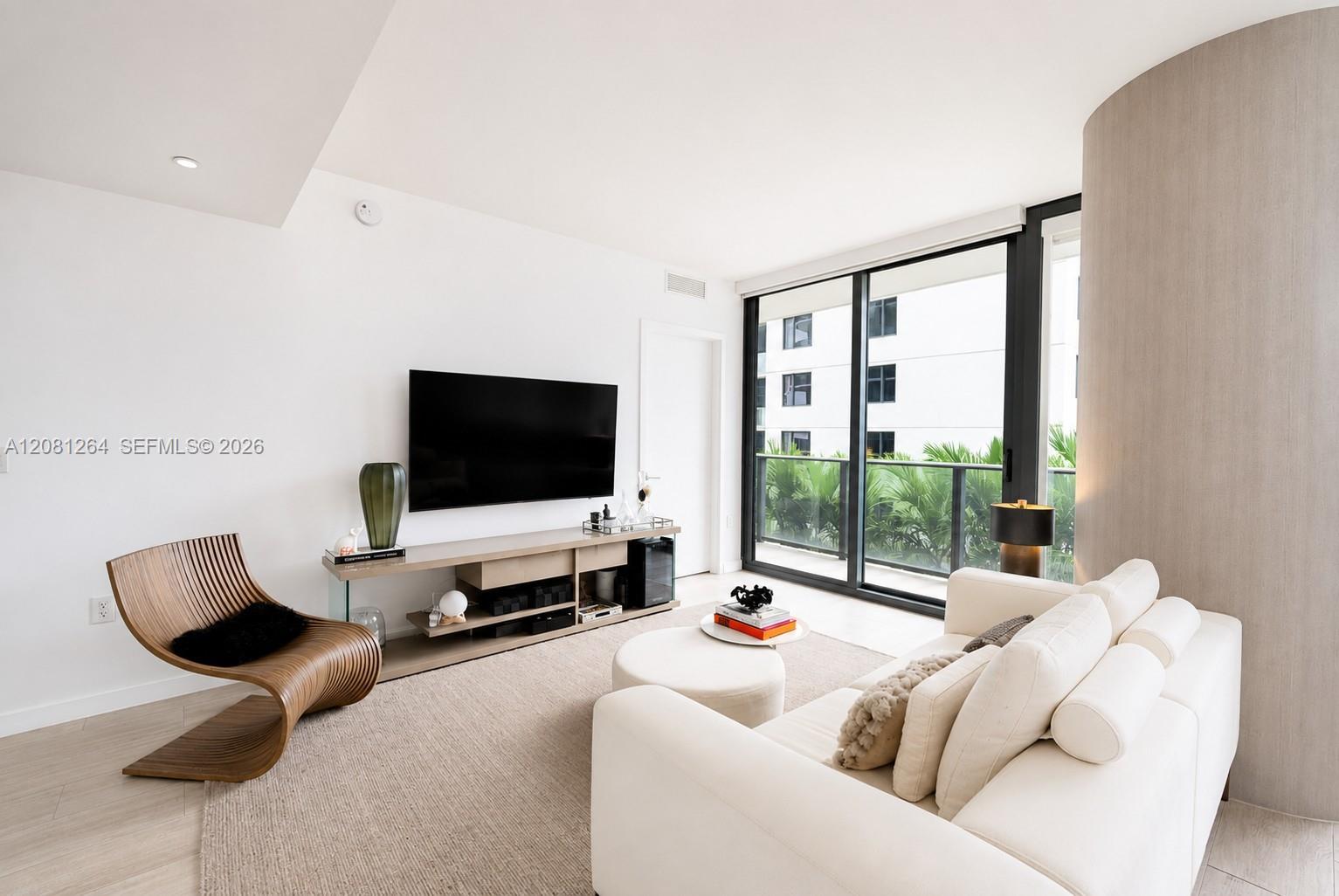 55 SW 9th St # 1001 — Photo 5