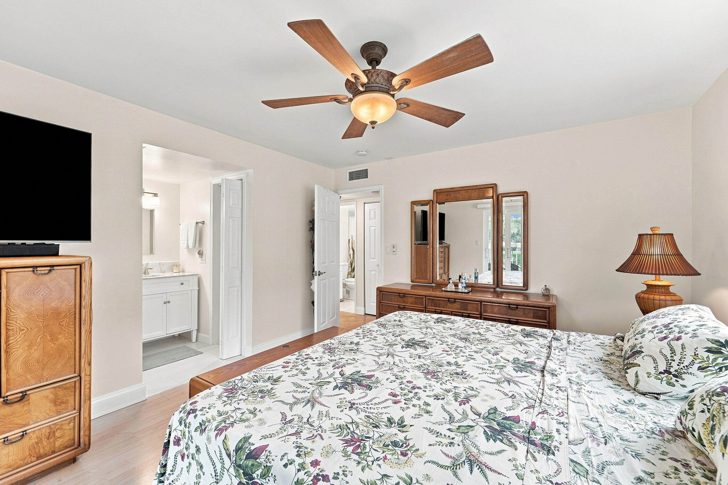 2870 NE 14TH ST Causeway # 208C — Photo 5