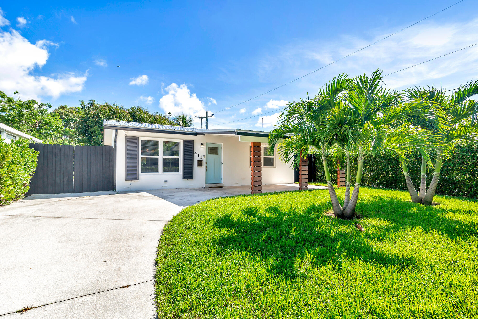 411 SUMMA Street — Photo 2