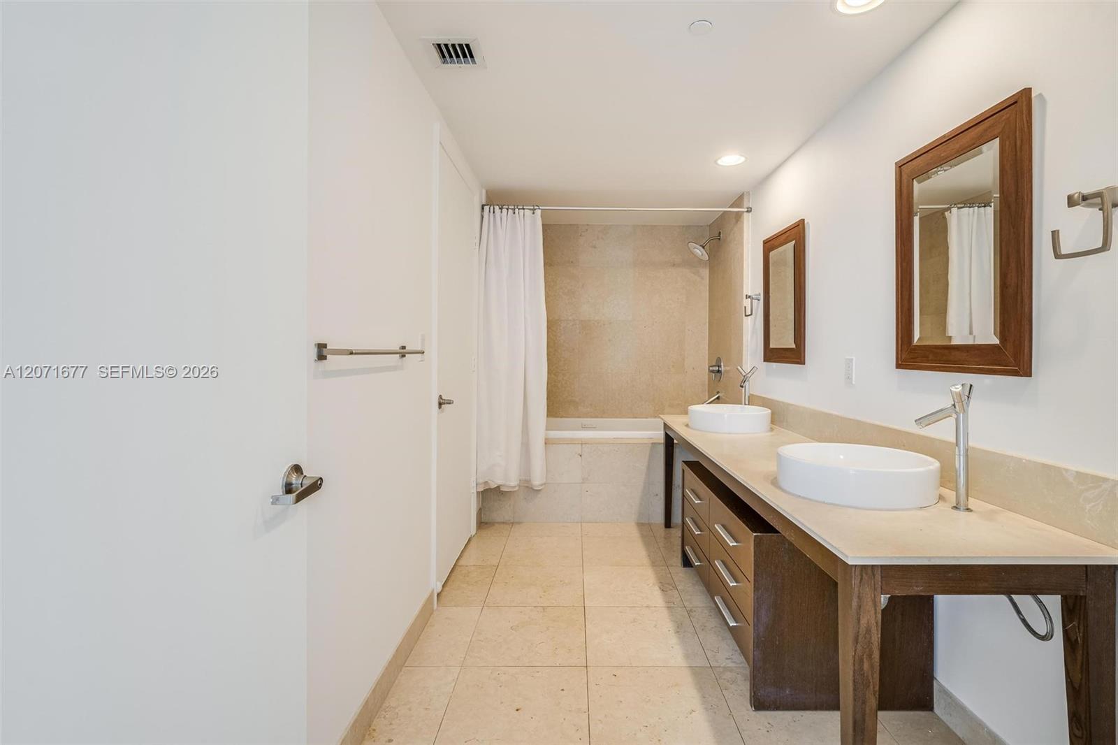475 Brickell Ave # 3811 View 15