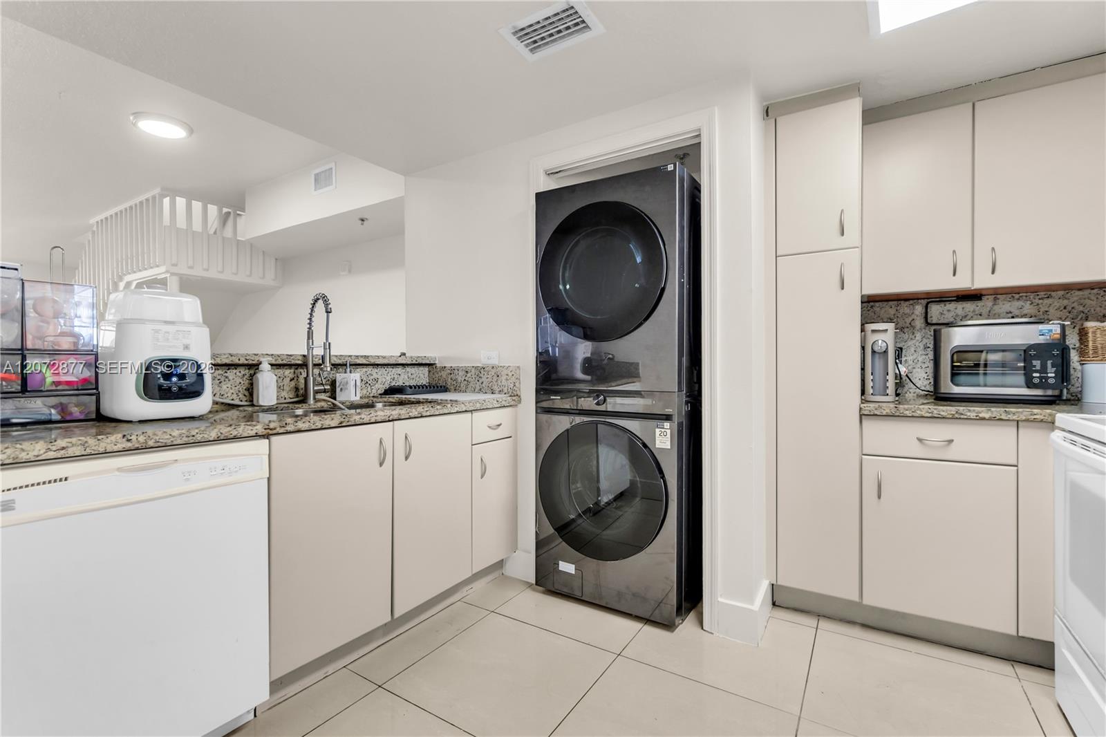 1650 Coral Way # 9 — Photo 3