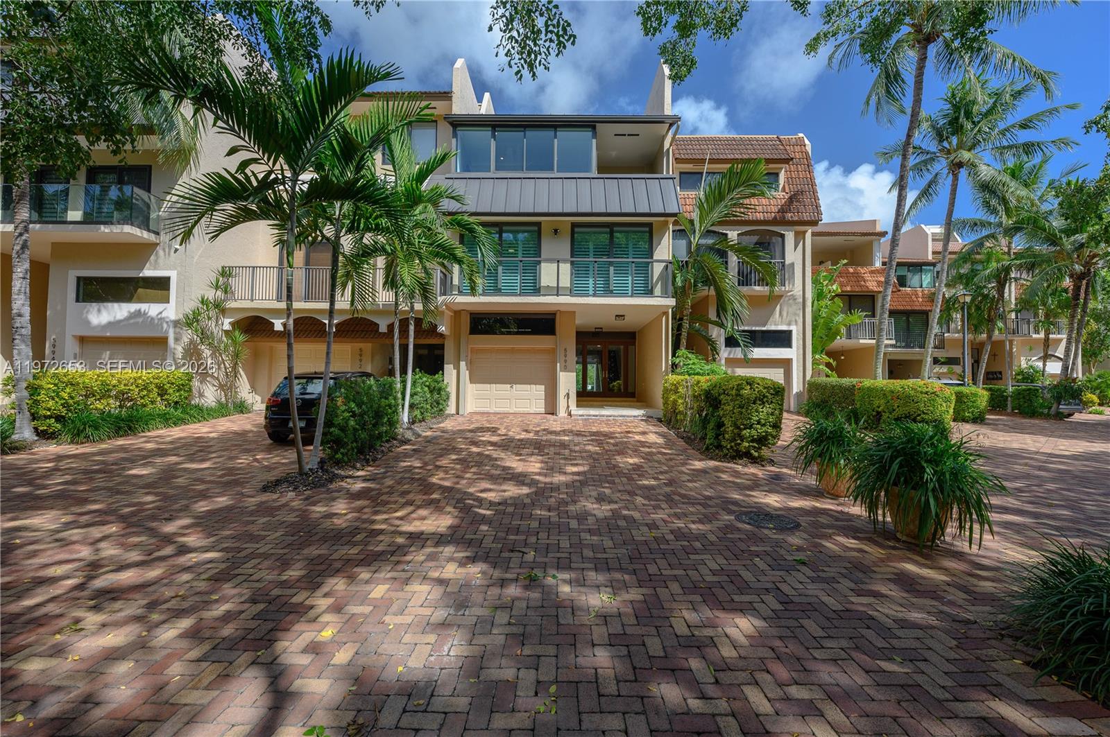 5990 Paradise Point Dr — Photo 4