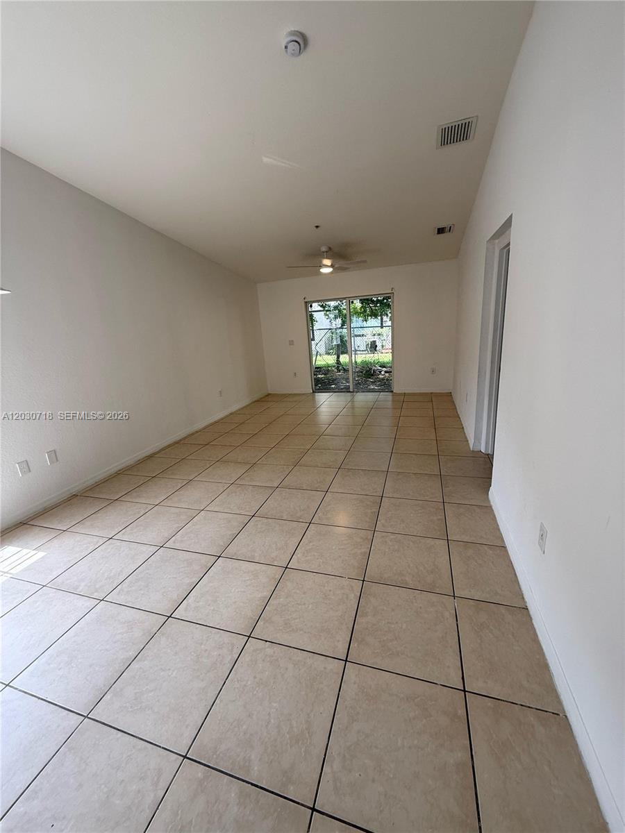 3826 SW 48th Ave # 3826 — Photo 4