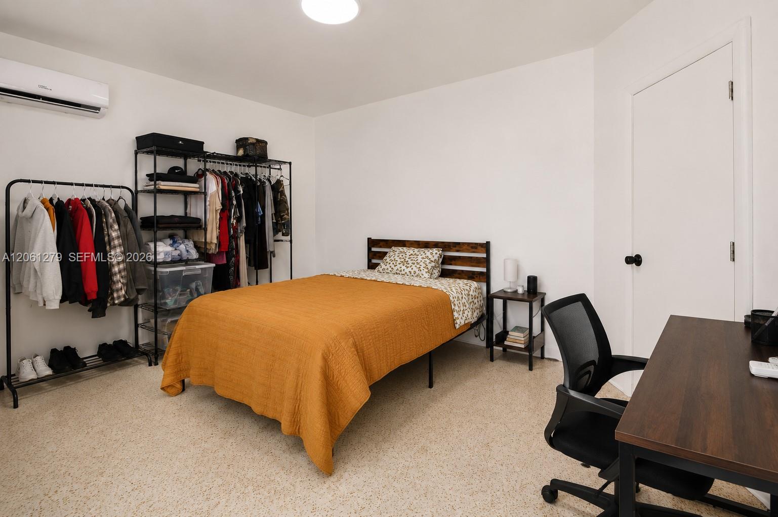 2247 SW 9th St — Photo 5
