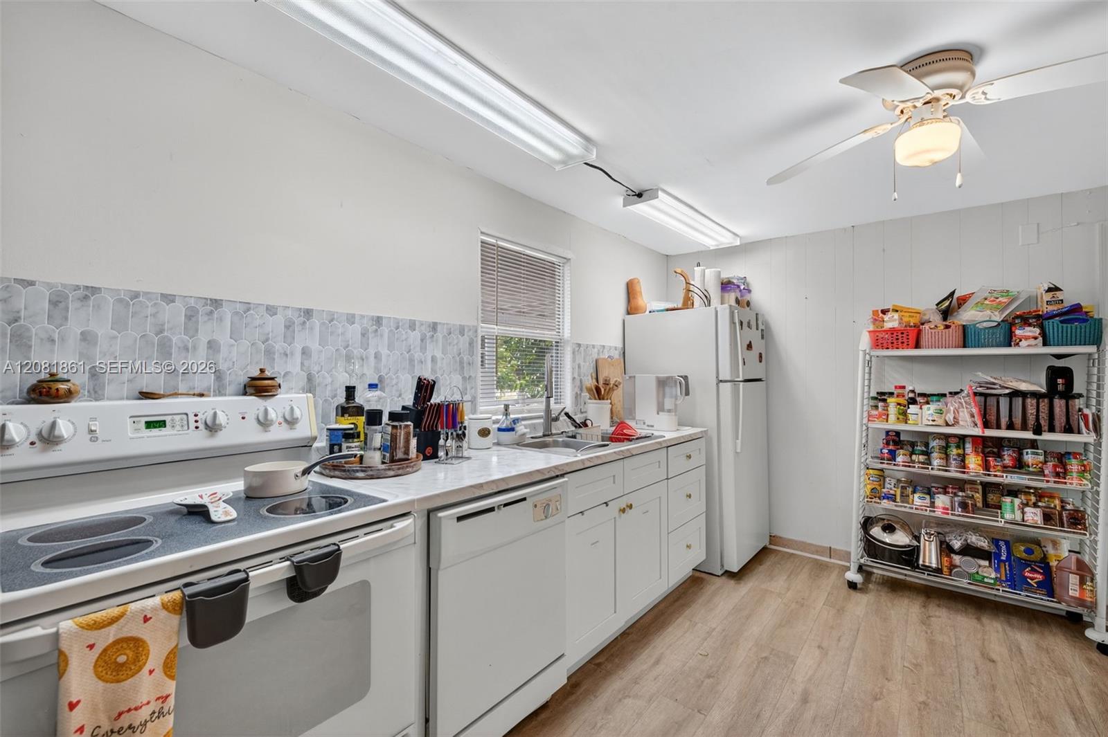 2430 SW 53rd St # 2430 — Photo 5
