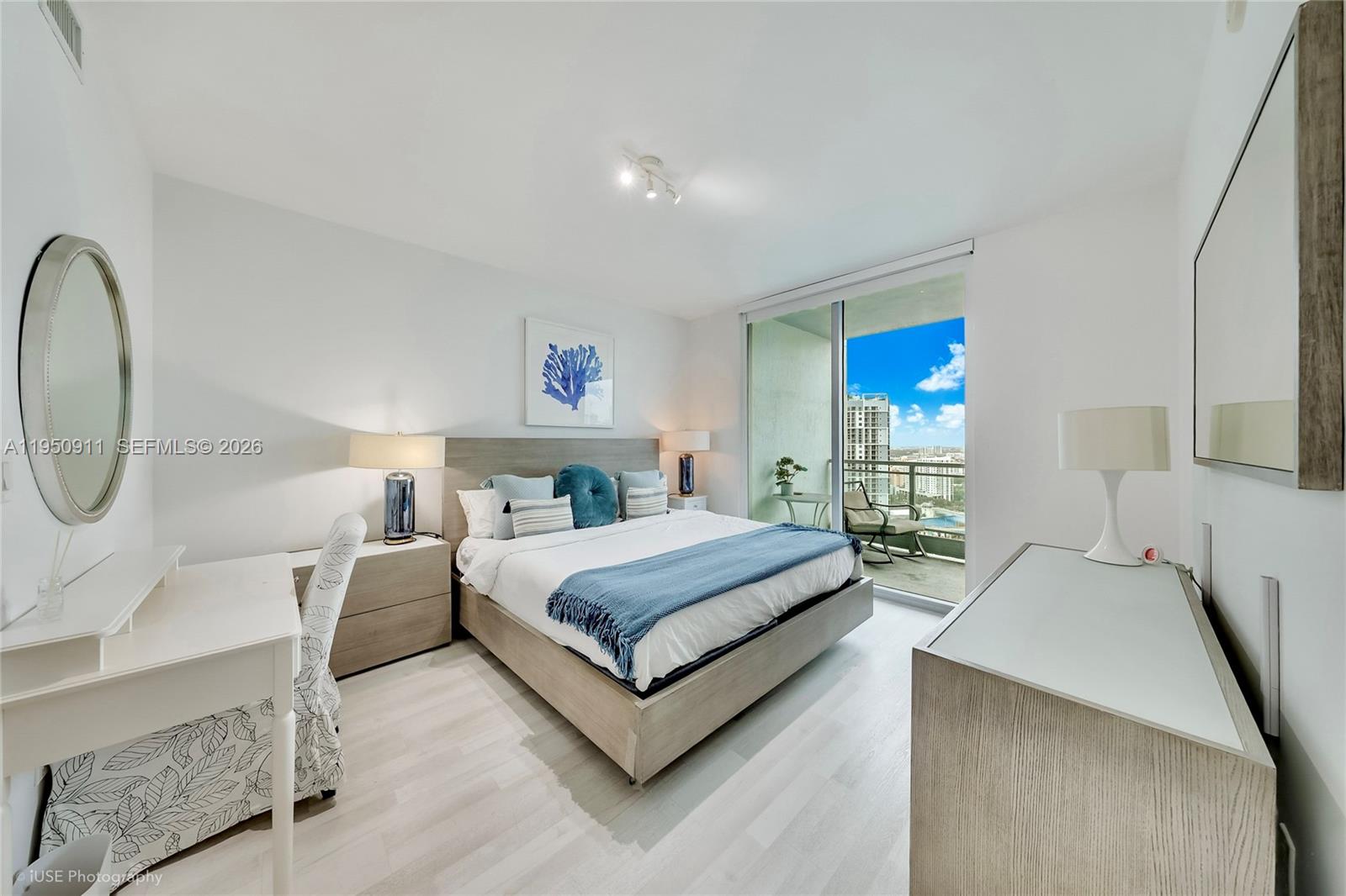 90 SW 3rd St # 3109, Miami FL 33130