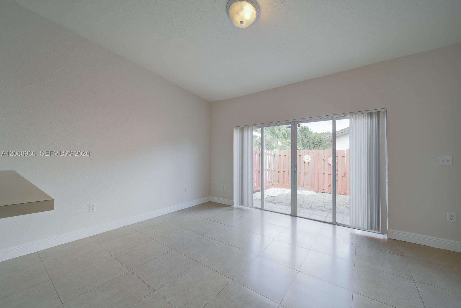 13801 SW 170th Ter — Photo 3