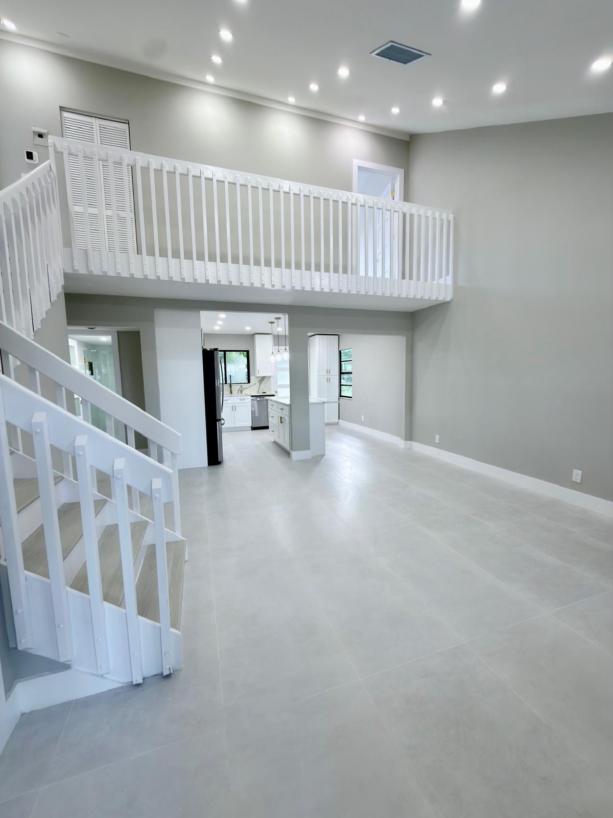 46 TARA LAKES Drive E — Photo 2